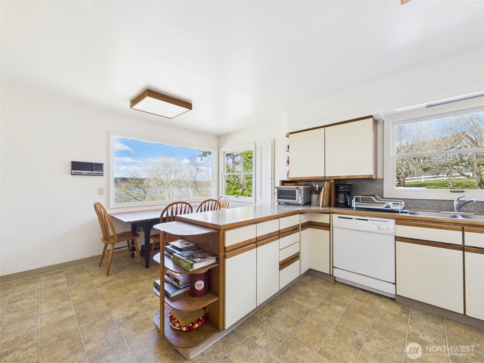 1705 Arbutus Street Property Photo 11