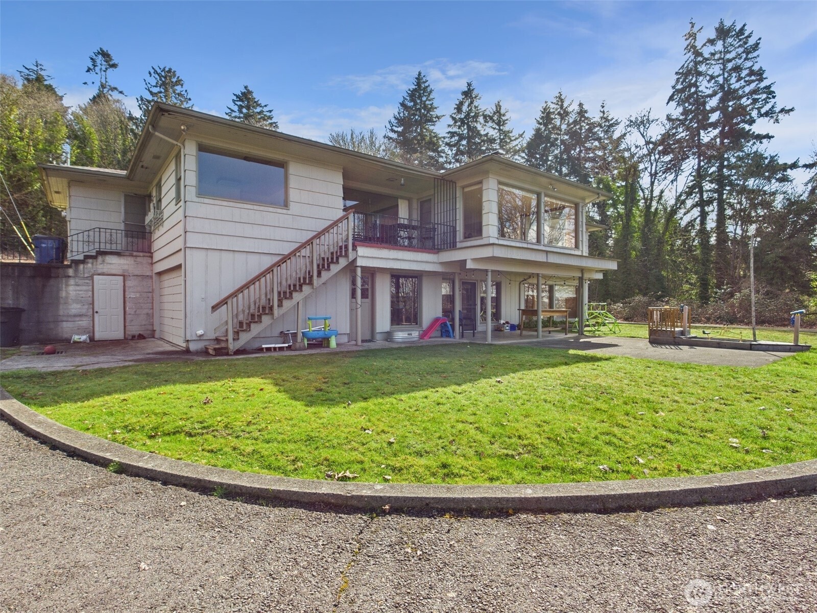 1705 Arbutus Street Property Photo 15