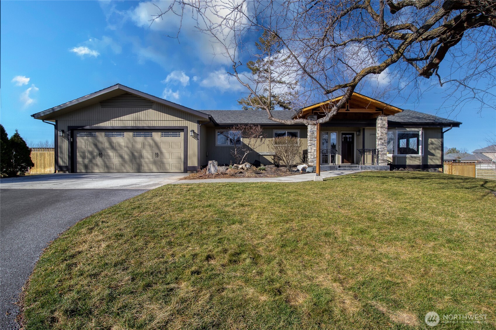 2998 Winona Lane Property Photo