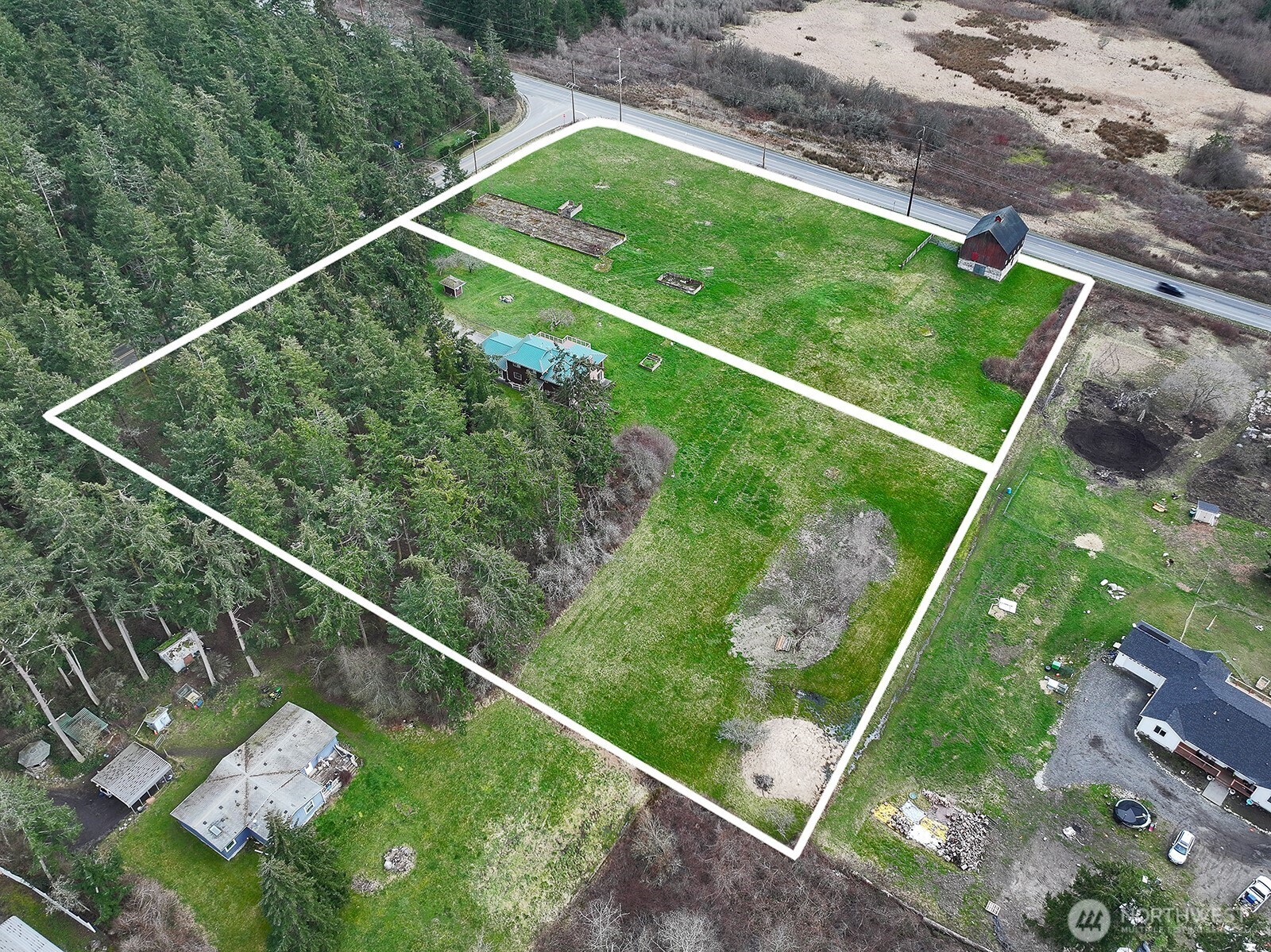 2725 Hunt Road Property Photo 4