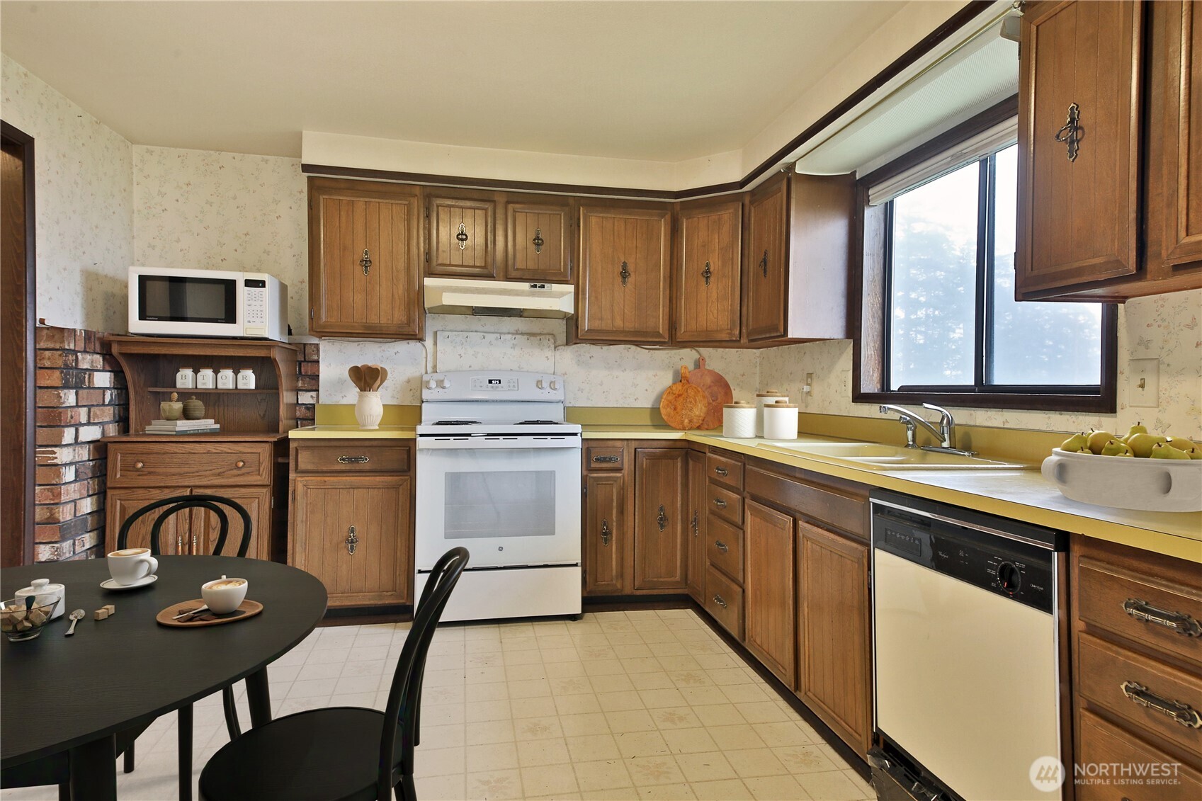 2725 Hunt Road Property Photo 7