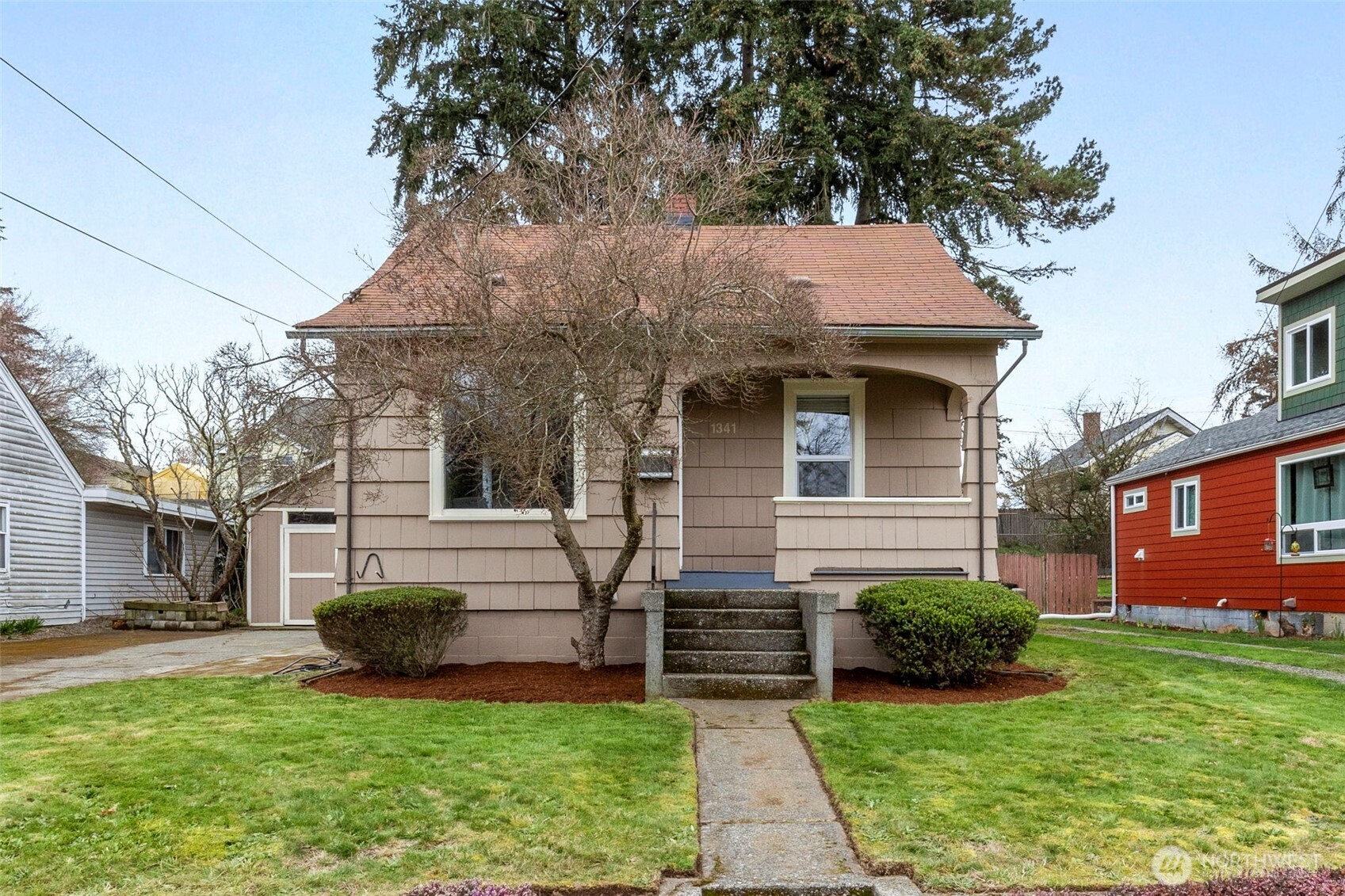 1341 N Montgomery Avenue Property Photo