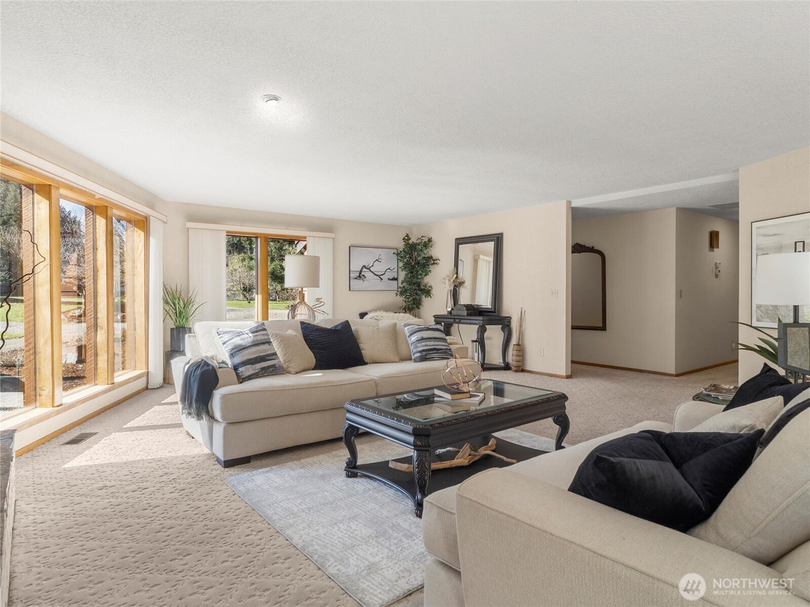 1908 Farwell Avenue Property Photo 8