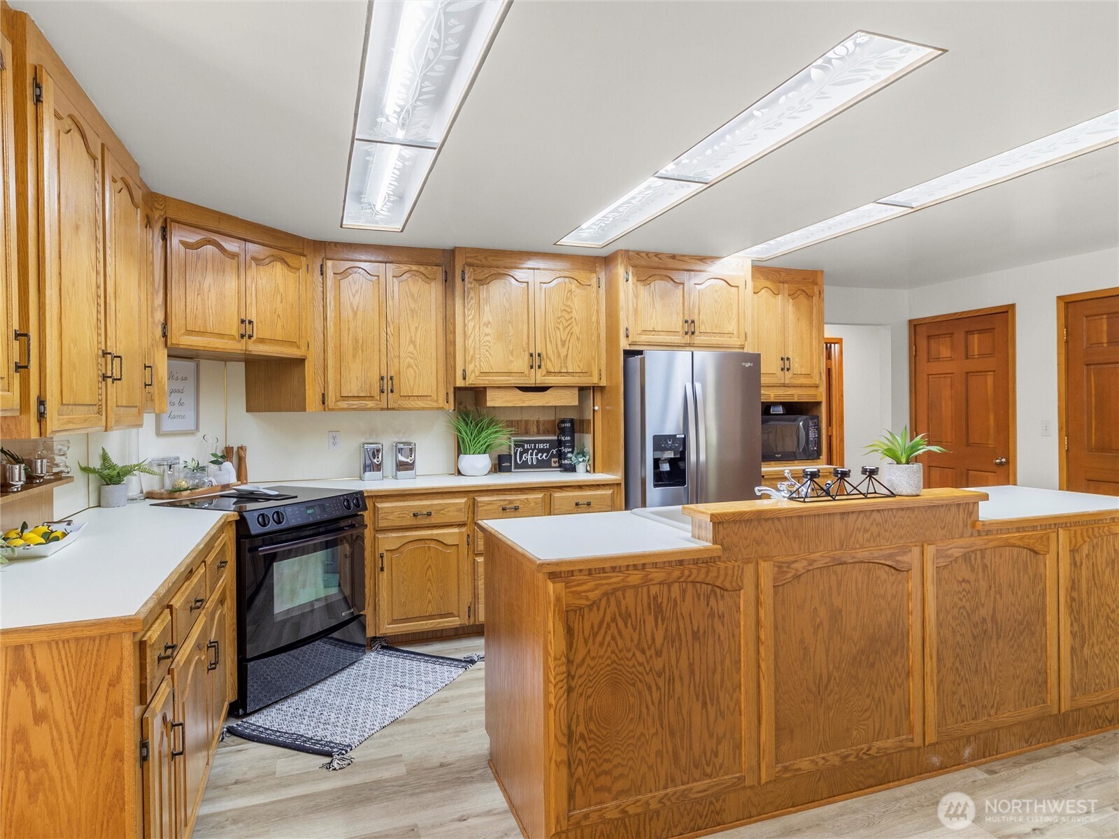 1908 Farwell Avenue Property Photo 11