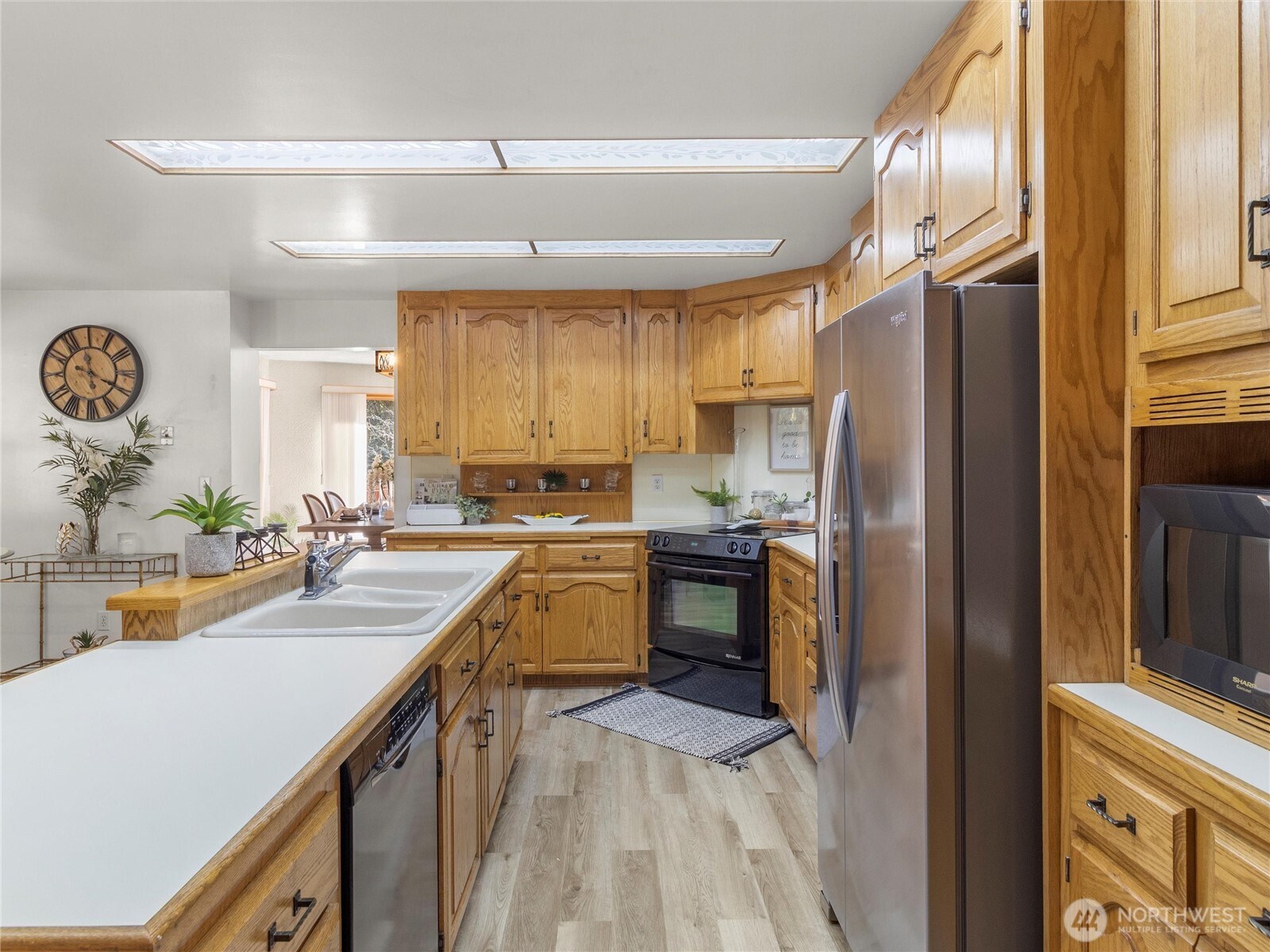 1908 Farwell Avenue Property Photo 13