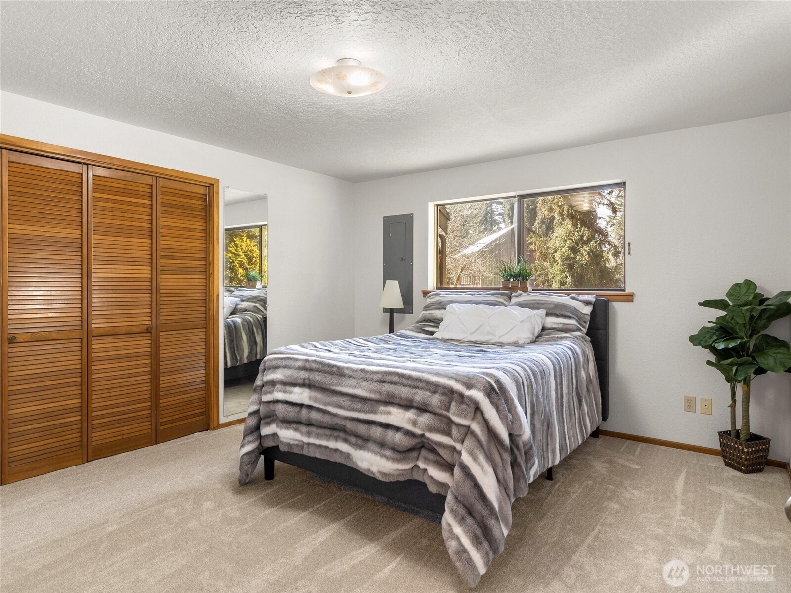 1908 Farwell Avenue Property Photo 19
