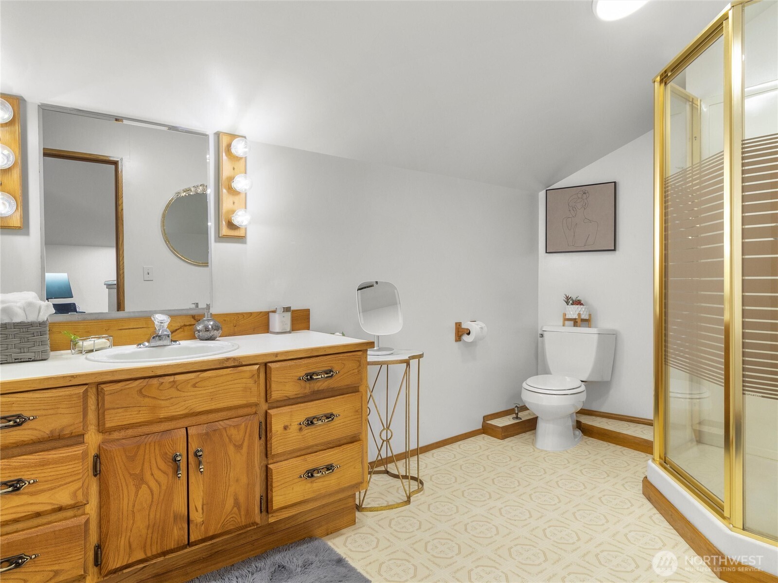 1908 Farwell Avenue Property Photo 23