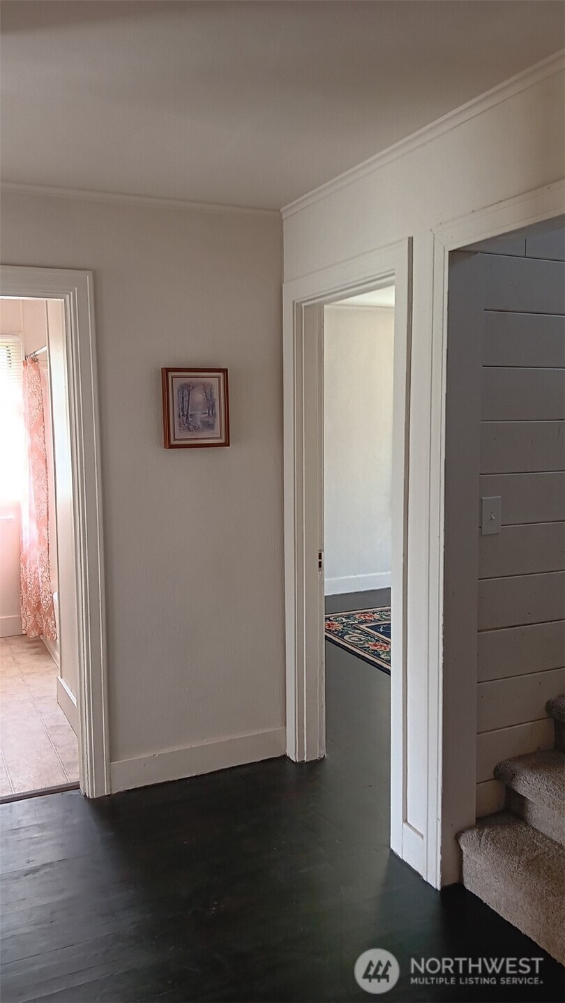912 1st Street Property Photo 7