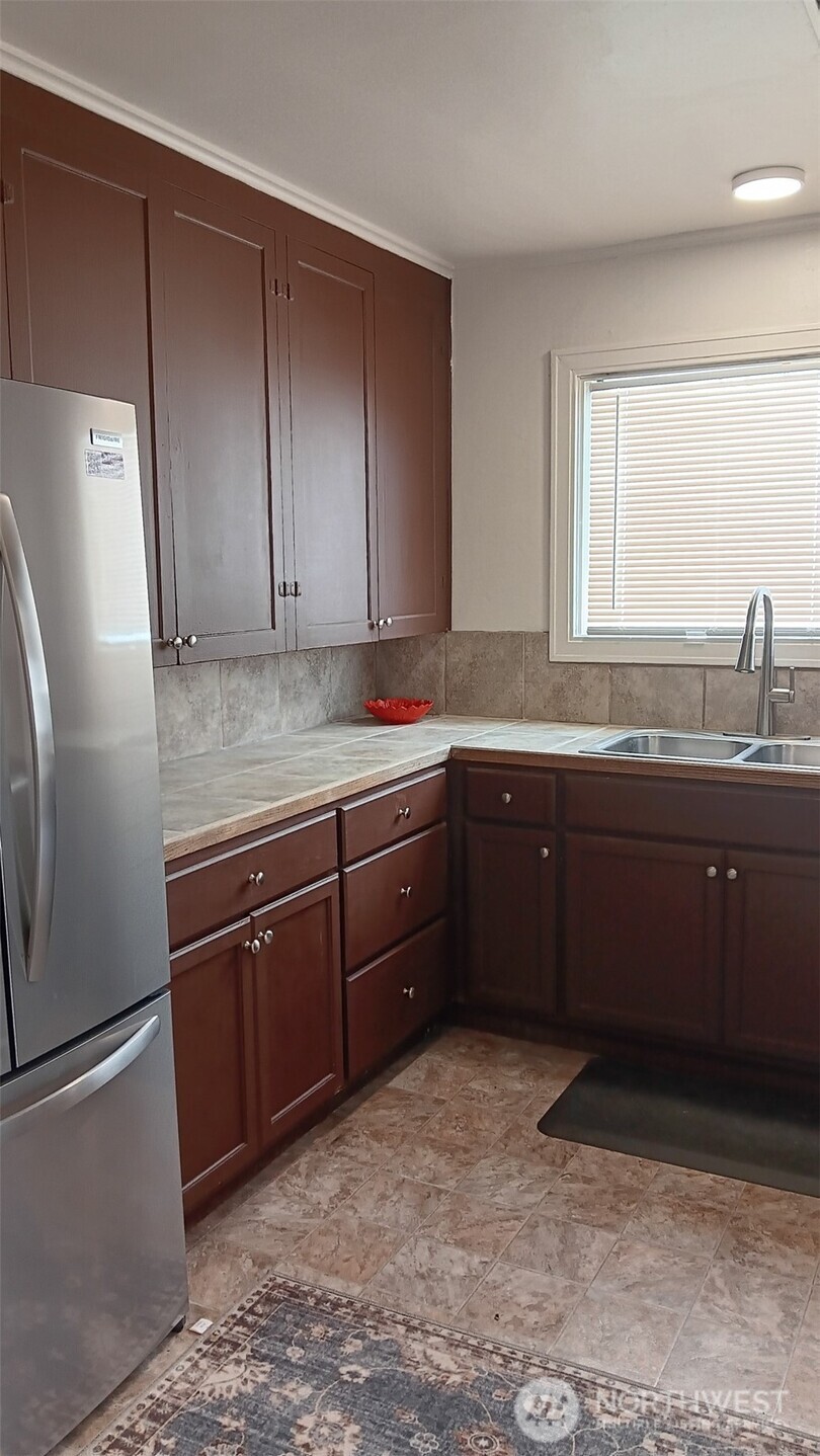 912 1st Street Property Photo 12