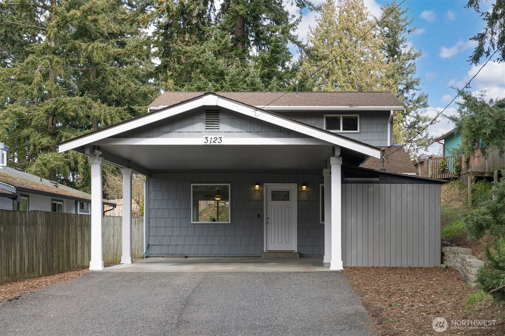 3123 Cowgill Property Photo