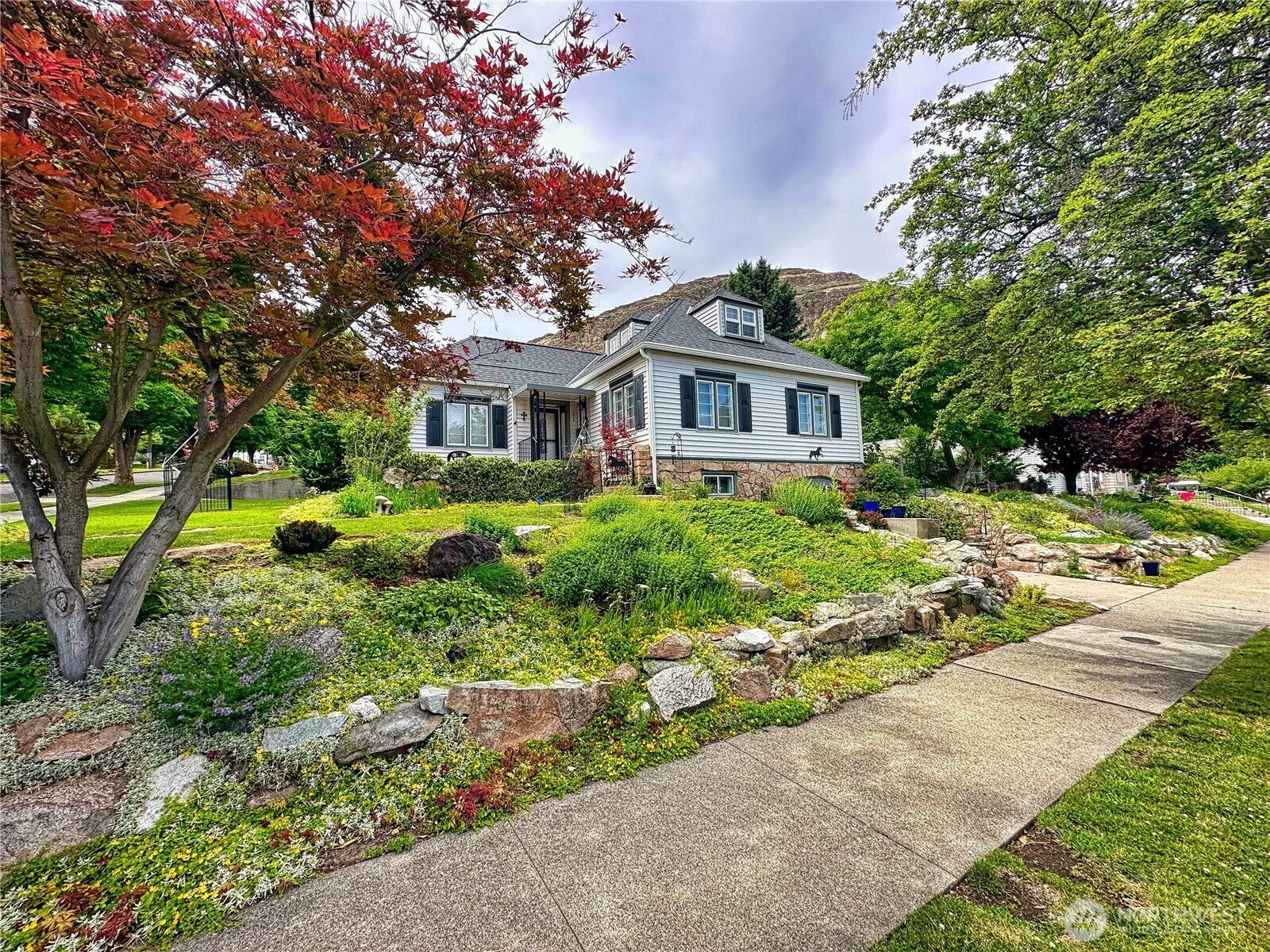 302 Stevens Avenue Property Photo 1