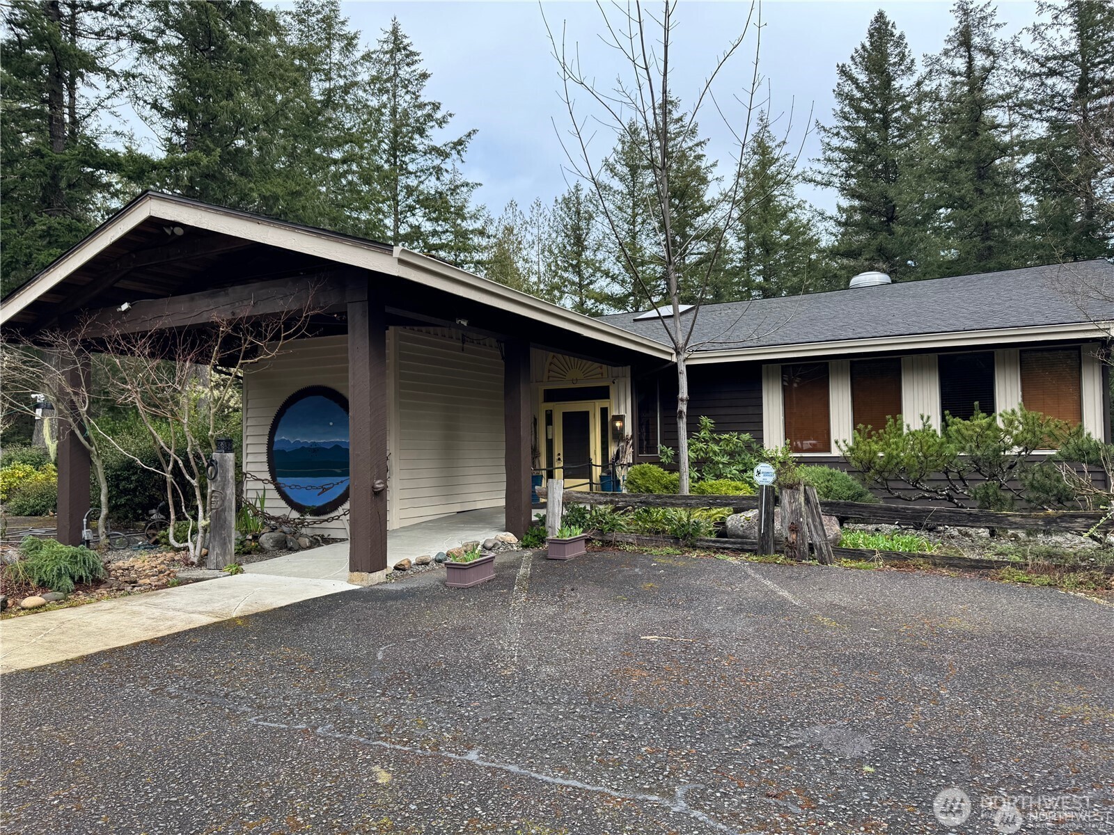 295536 Highway 101 Property Photo 2