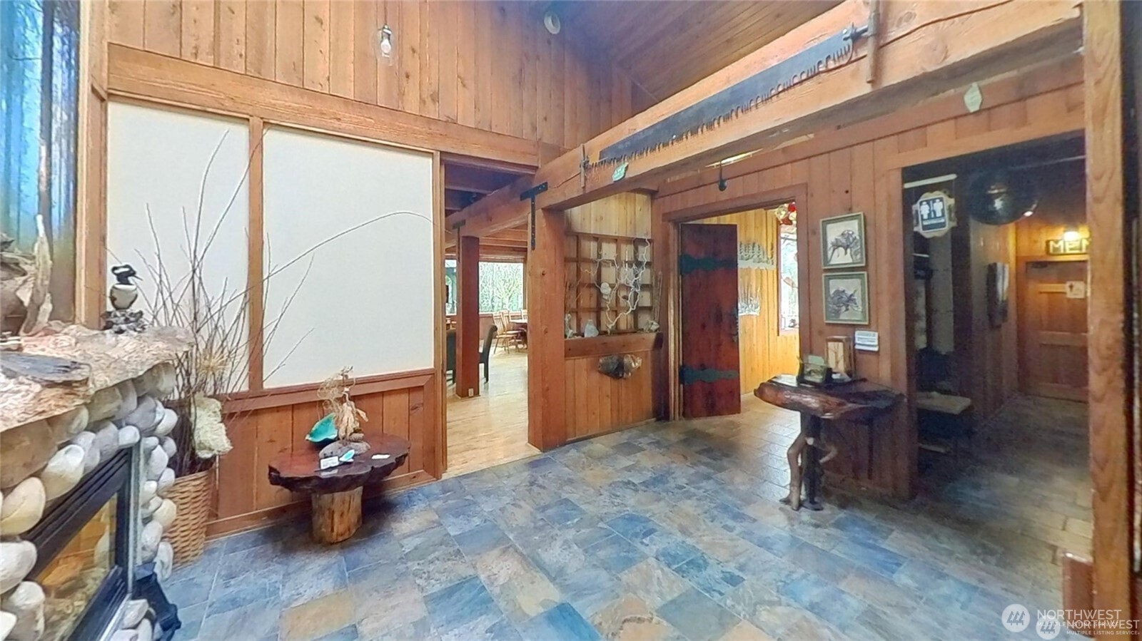 295536 Highway 101 Property Photo 4