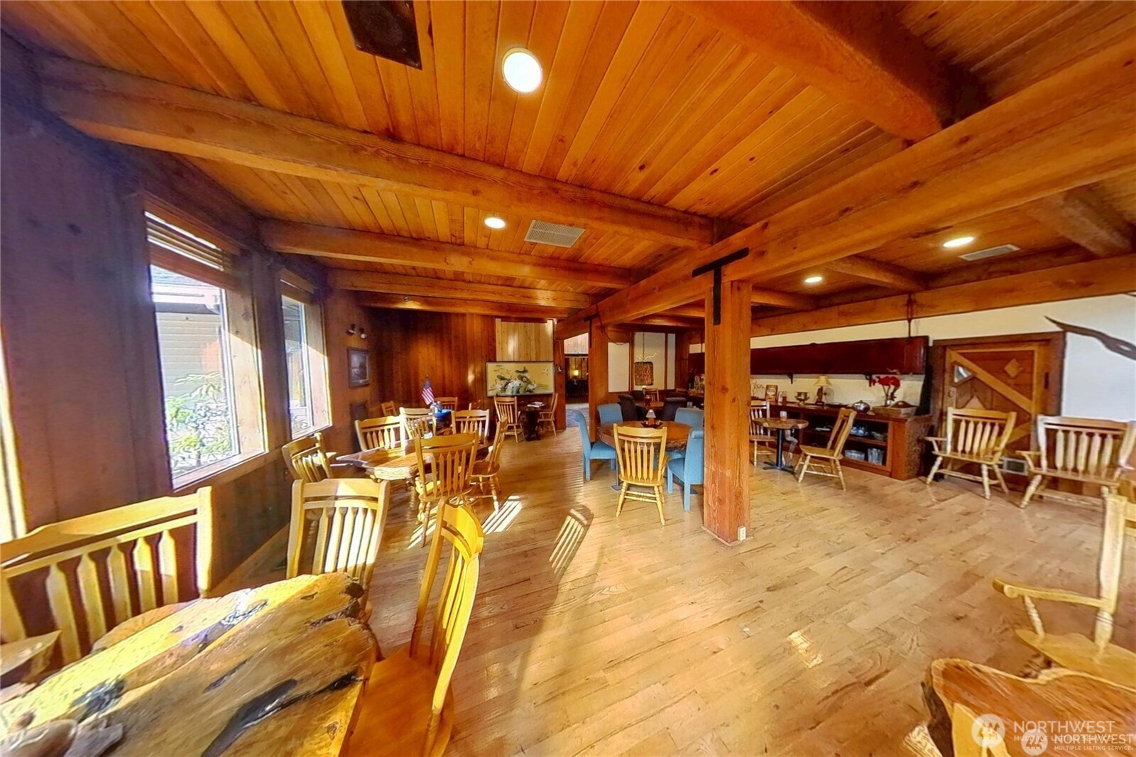 295536 Highway 101 Property Photo 9