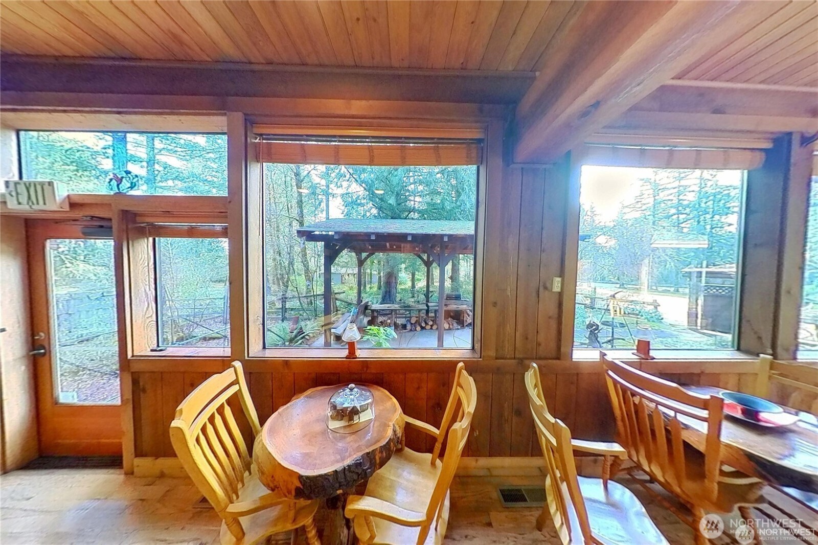 295536 Highway 101 Property Photo 11