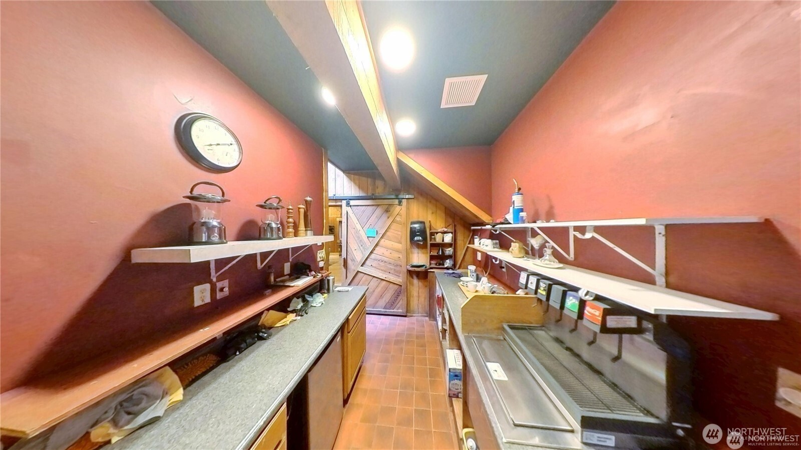 295536 Highway 101 Property Photo 27