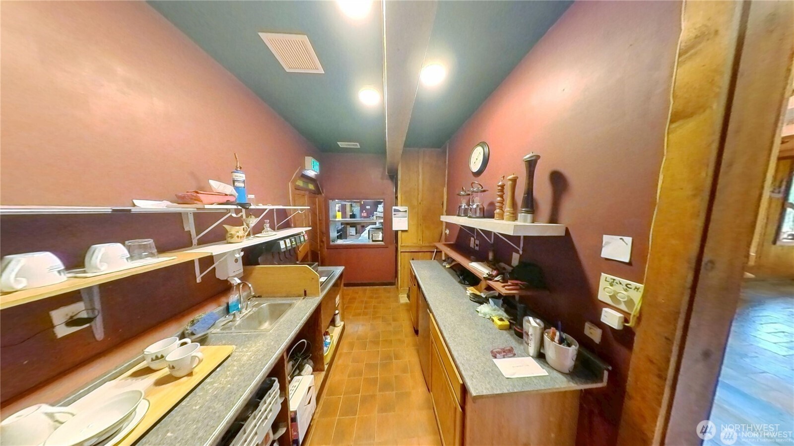 295536 Highway 101 Property Photo 28