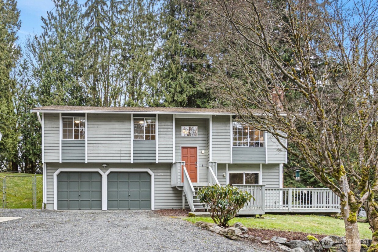 18405 Welch Road Property Photo