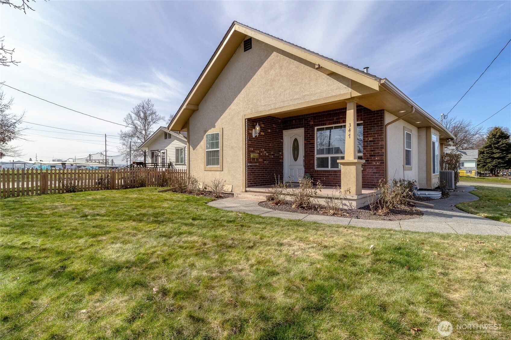347 N 9th Avenue Property Photo 1