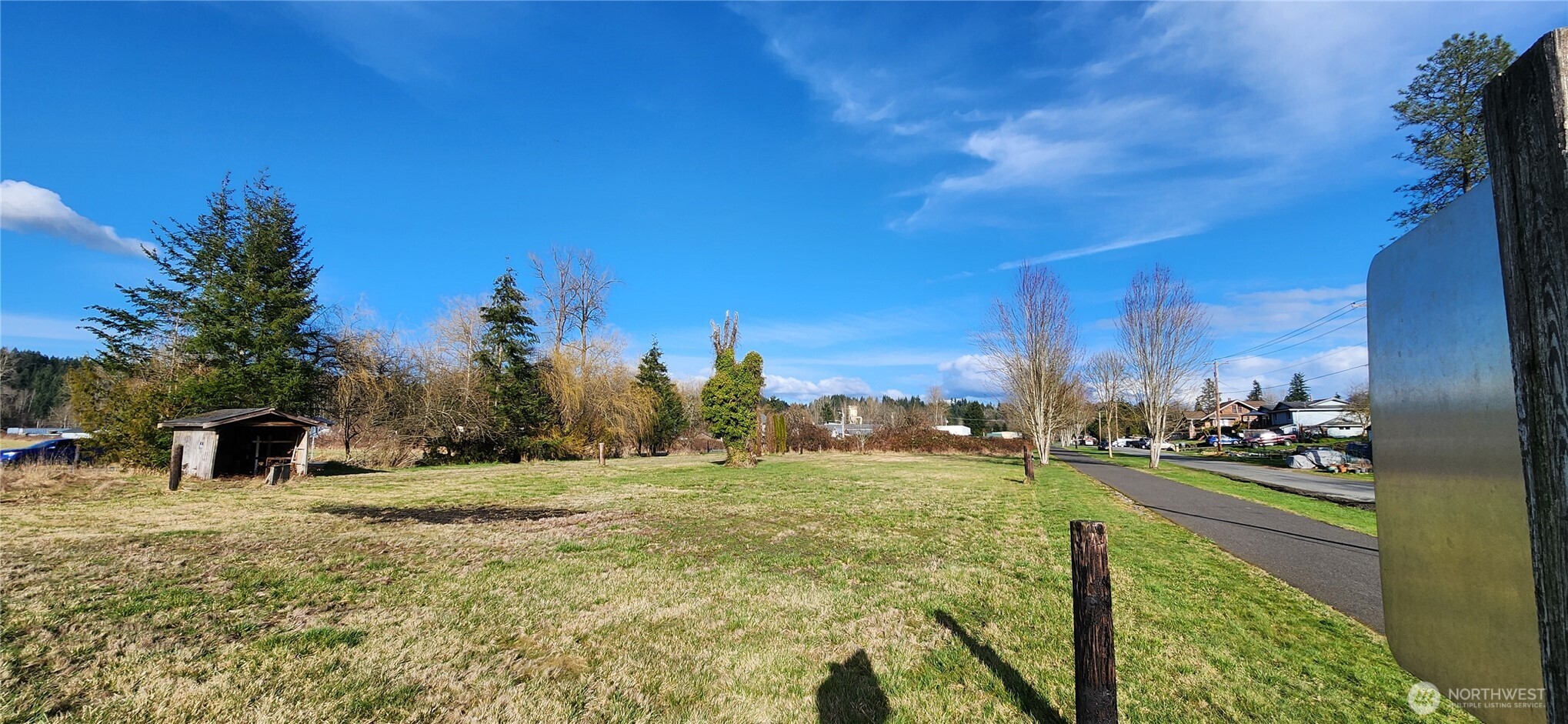 4 Xx Pioneer Way Property Photo 2
