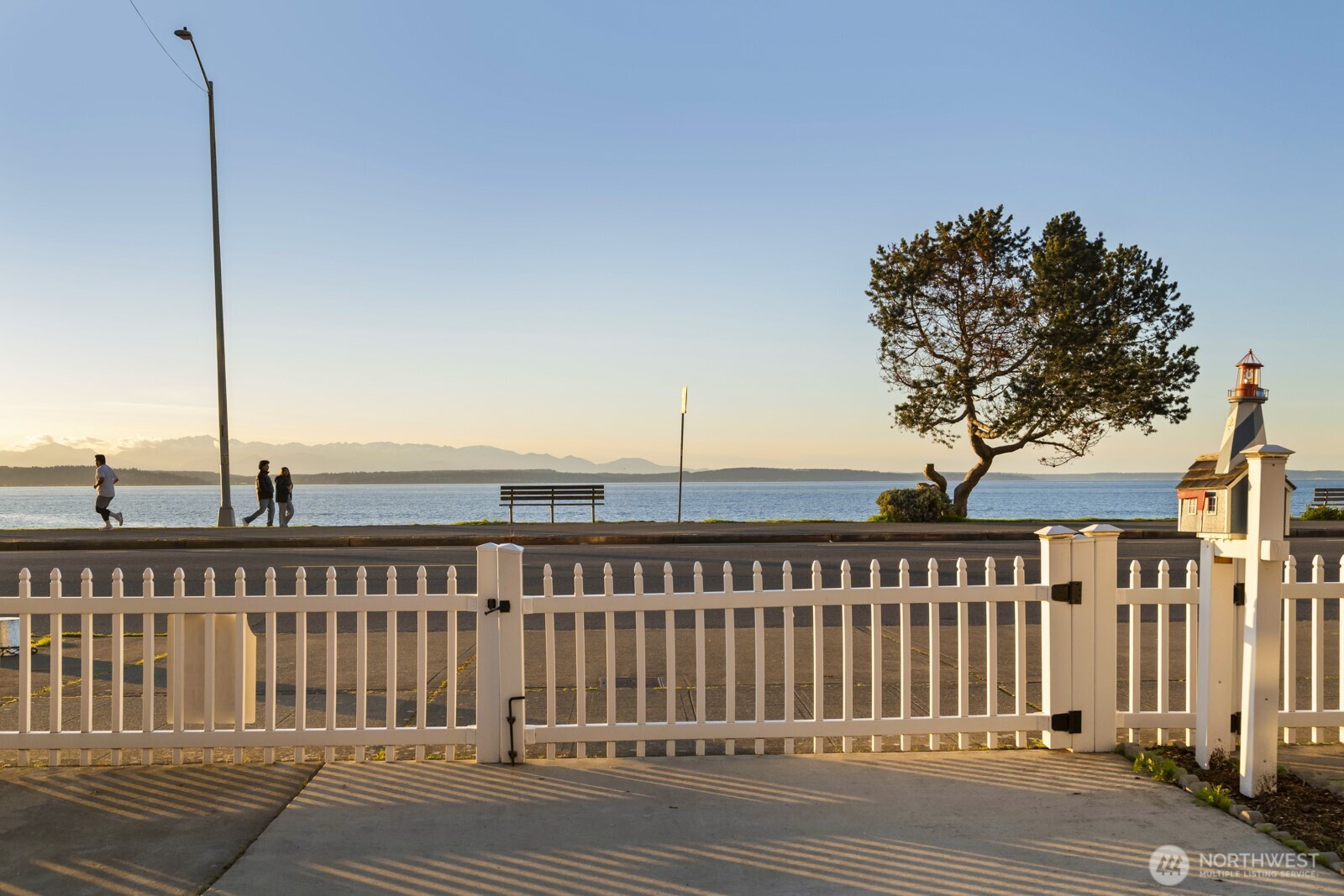 1587 Alki Avenue Property Photo