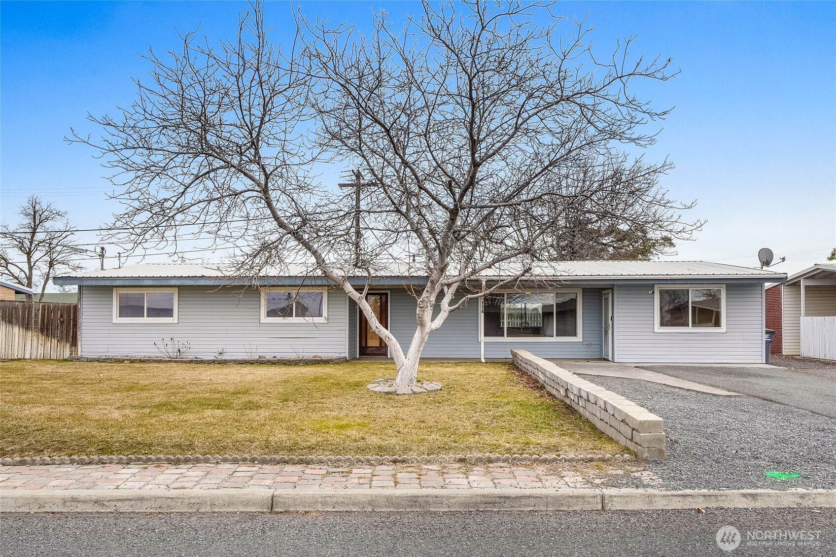Larson Heights Elem Real Estate Listings Main Image