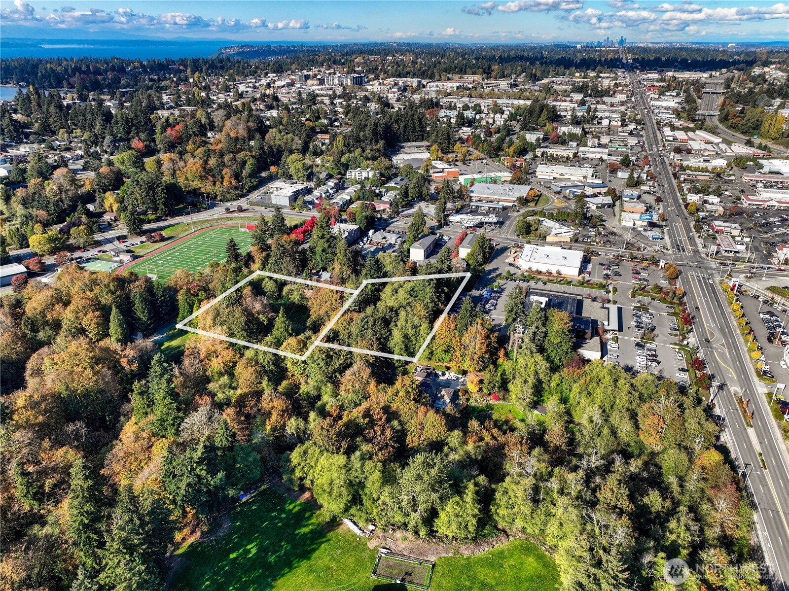 16054 3rd Avenue Property Photo 4