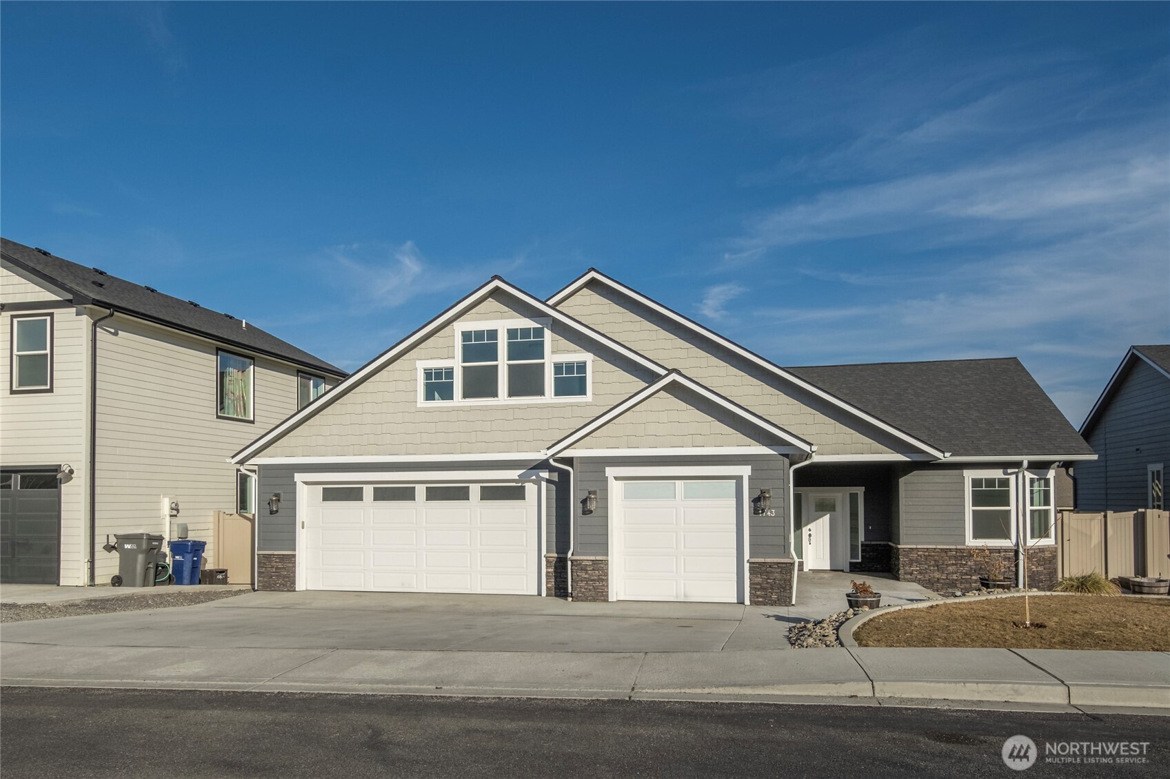 1743 Brambling Brae Lane Property Photo 2