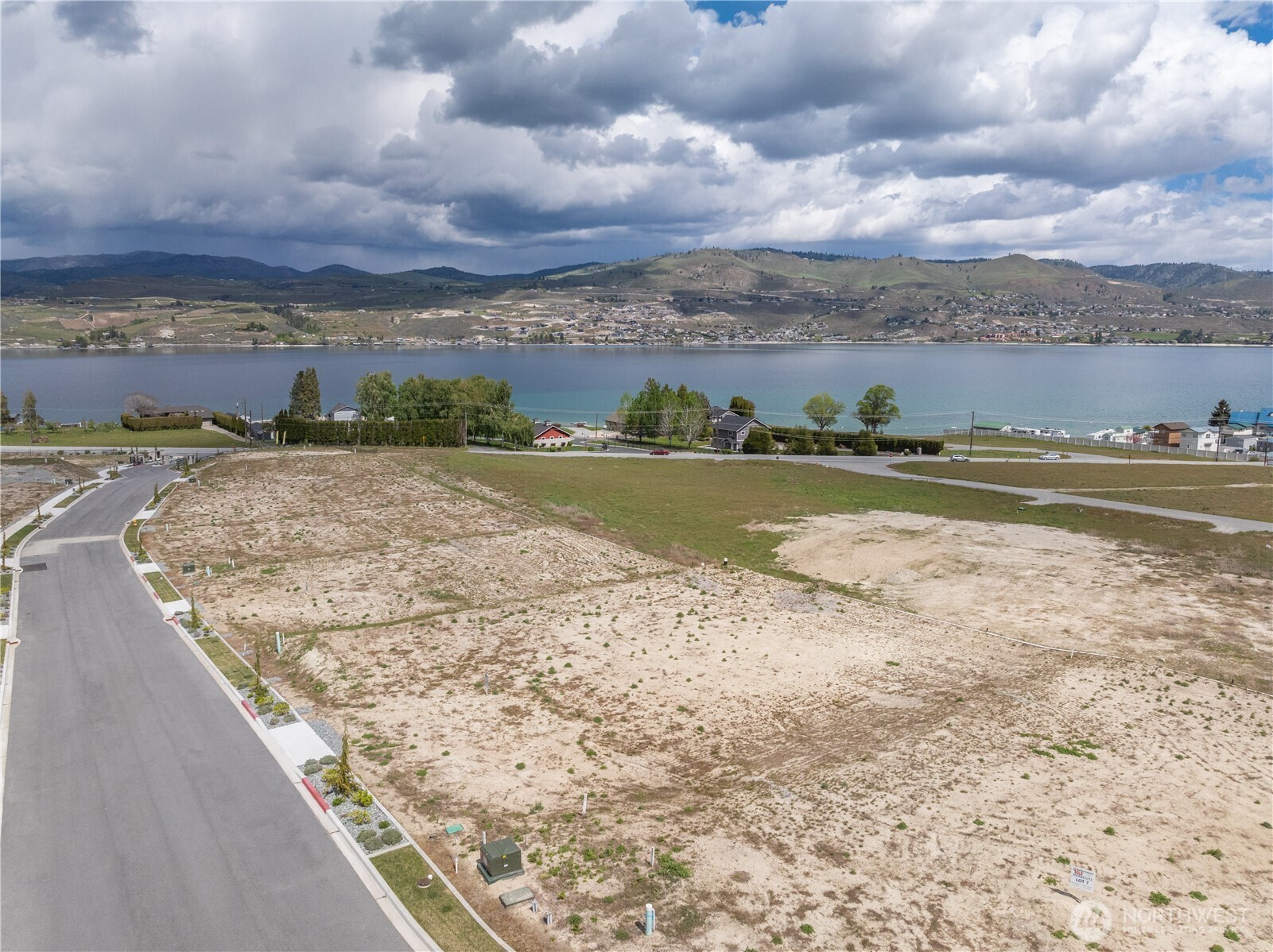 55 Loretta Lane Property Photo 28