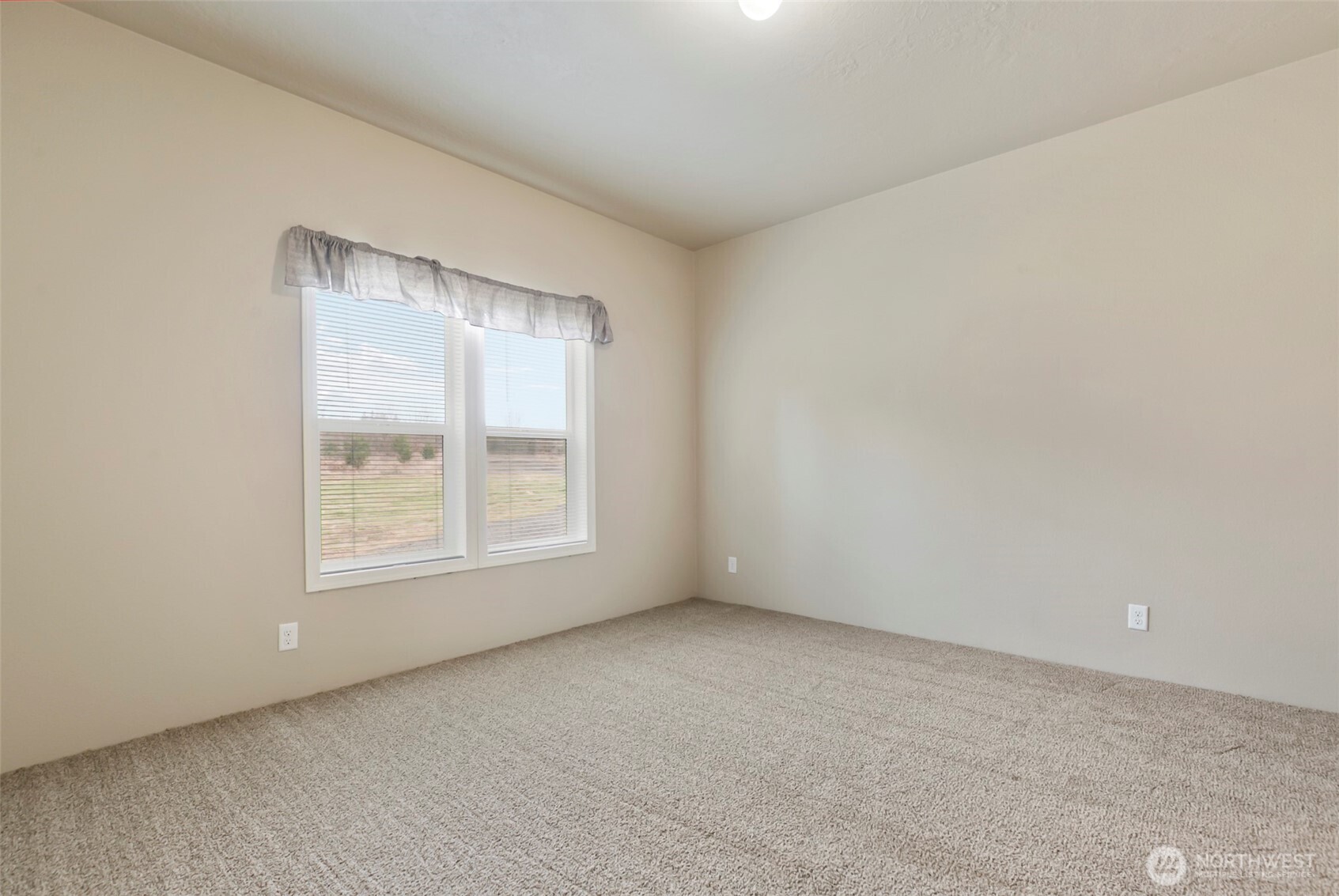 142 Maplecreek Lane Property Photo 11