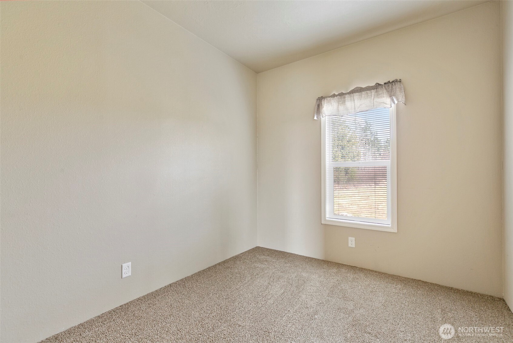 142 Maplecreek Lane Property Photo 25