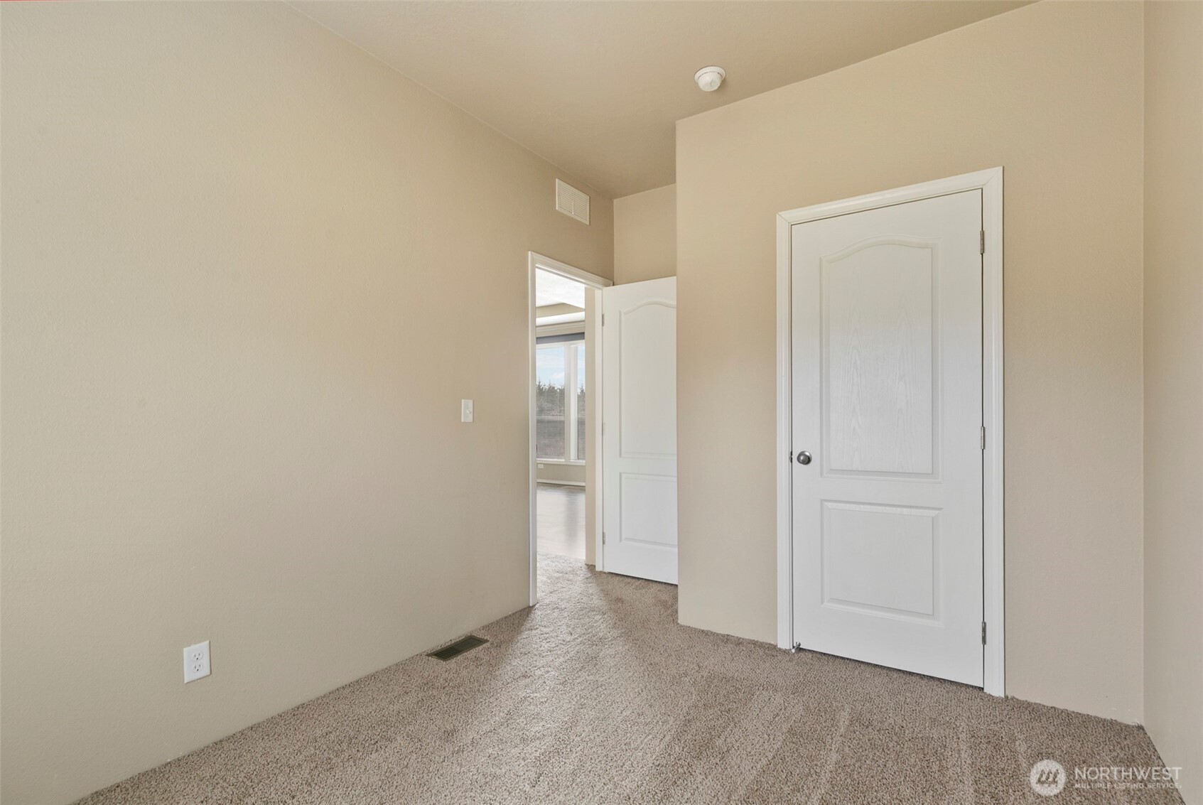 142 Maplecreek Lane Property Photo 26