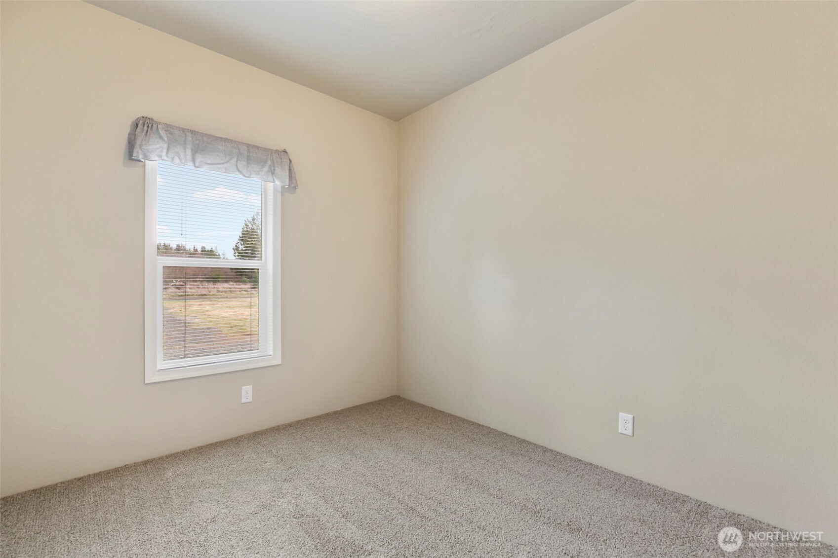 142 Maplecreek Lane Property Photo 28