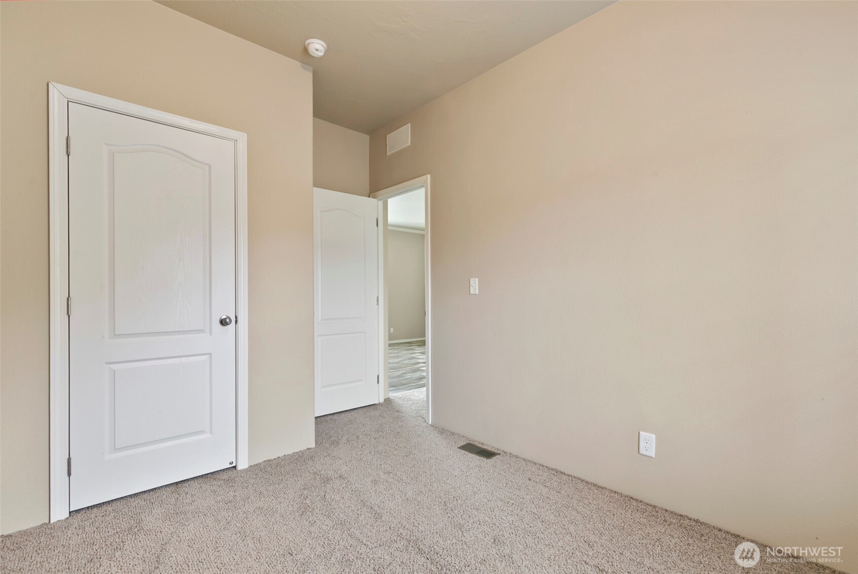 142 Maplecreek Lane Property Photo 29