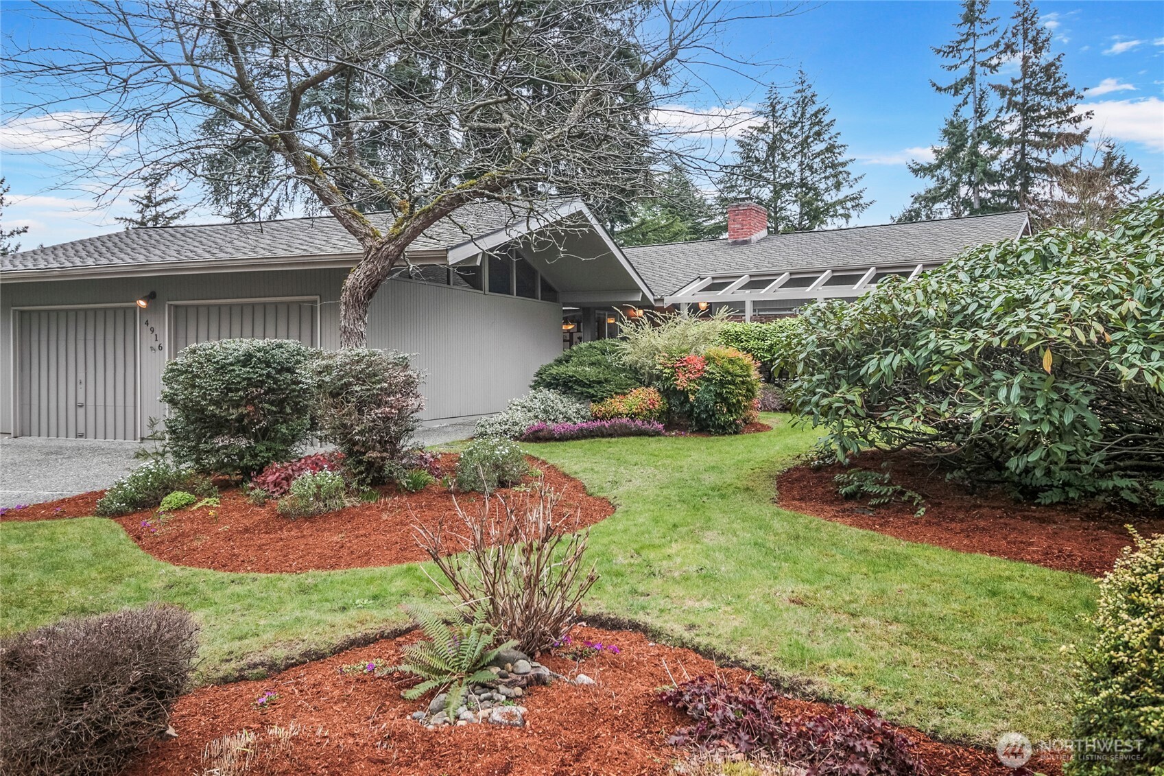Newport Heights Elem Real Estate Listings Main Image