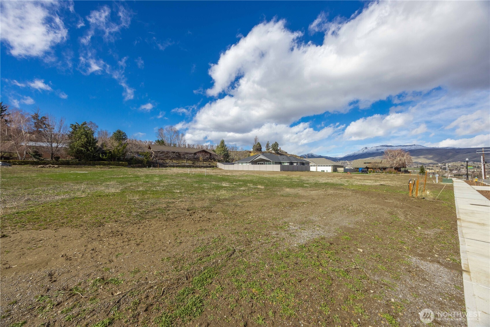 1804 North Road Property Photo 1