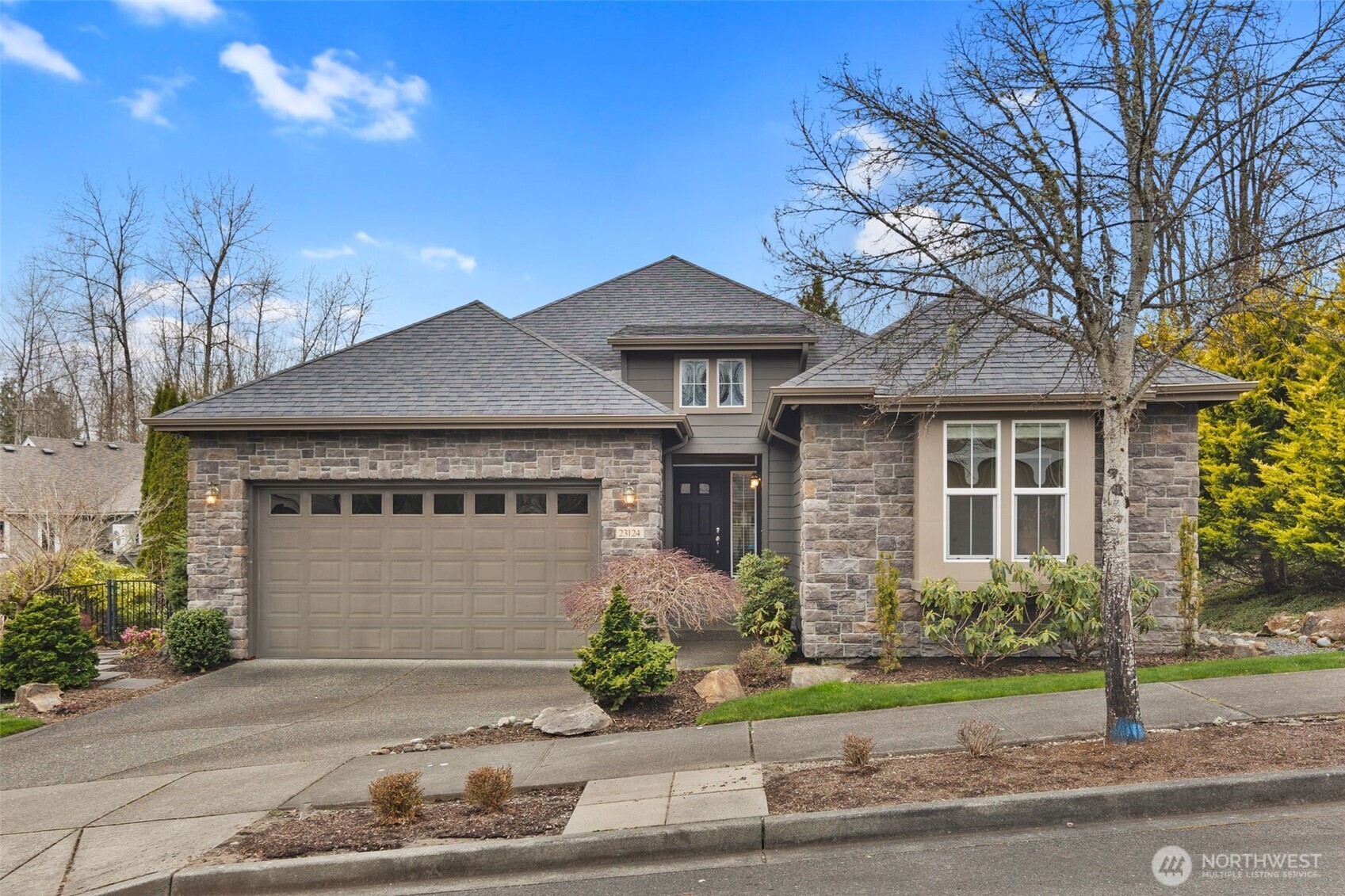 23124 Ne Devon Way Property Photo
