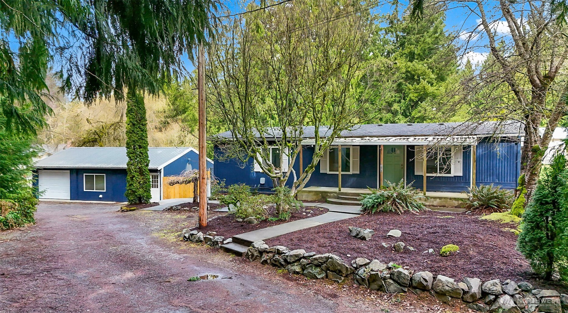 8127 Wade Road Property Photo