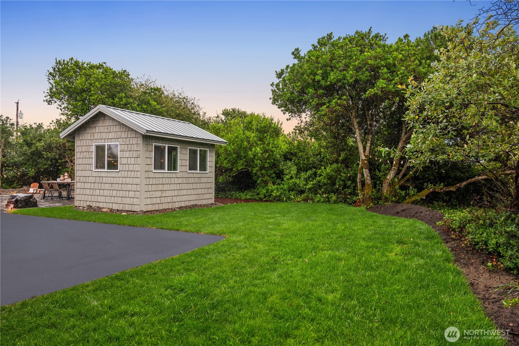 298 Seashore Street Property Photo 7