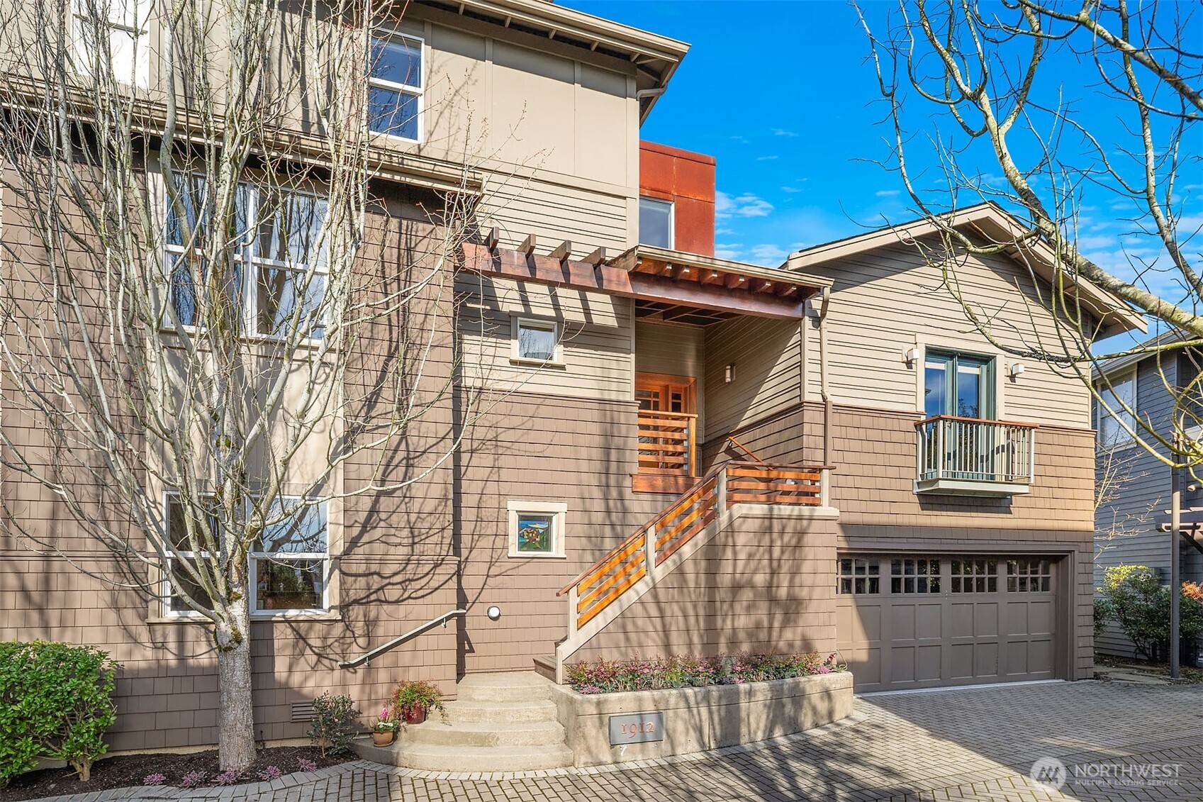 1912 33rd Avenue Property Photo