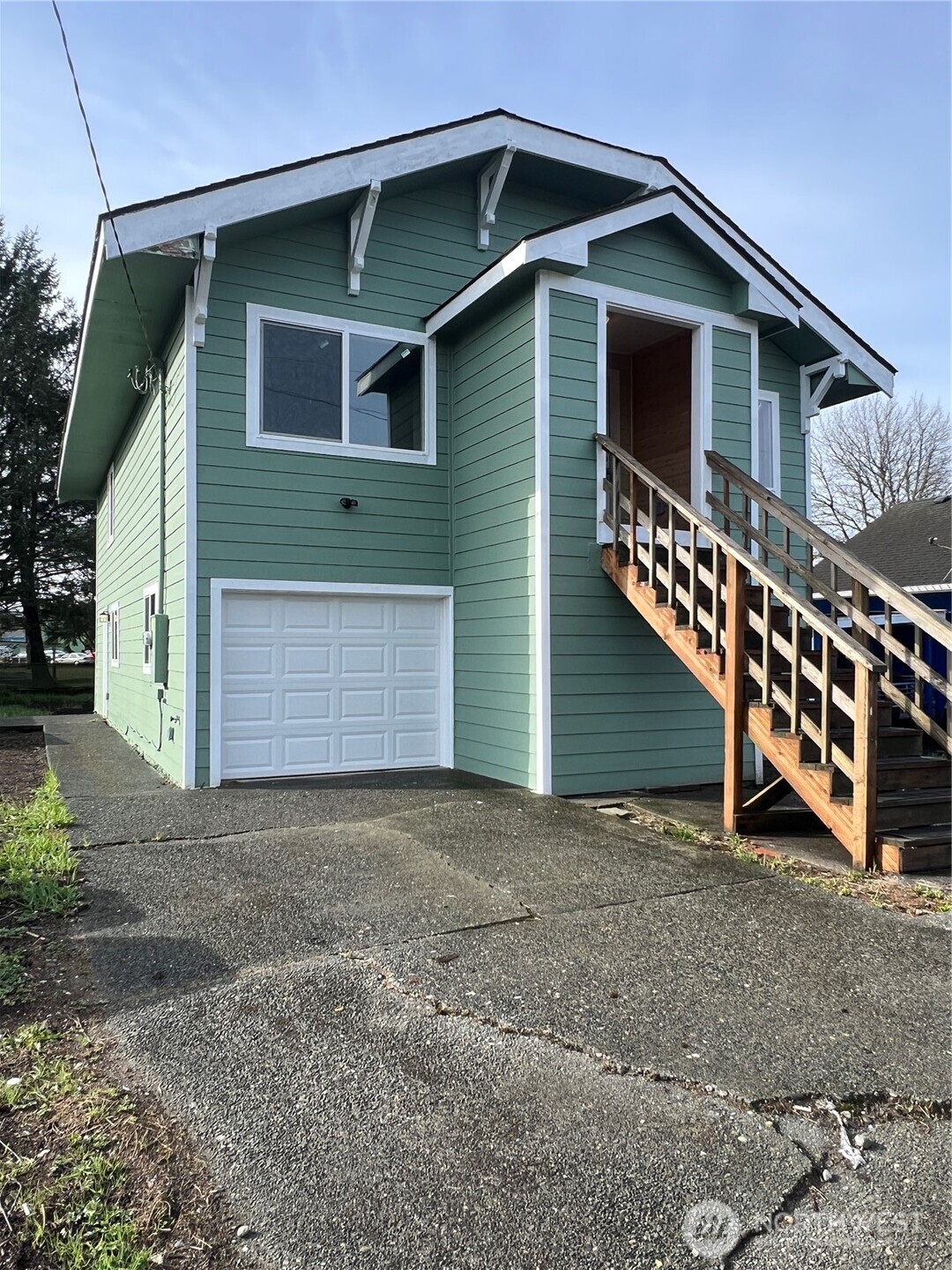 209 E King Street Property Photo