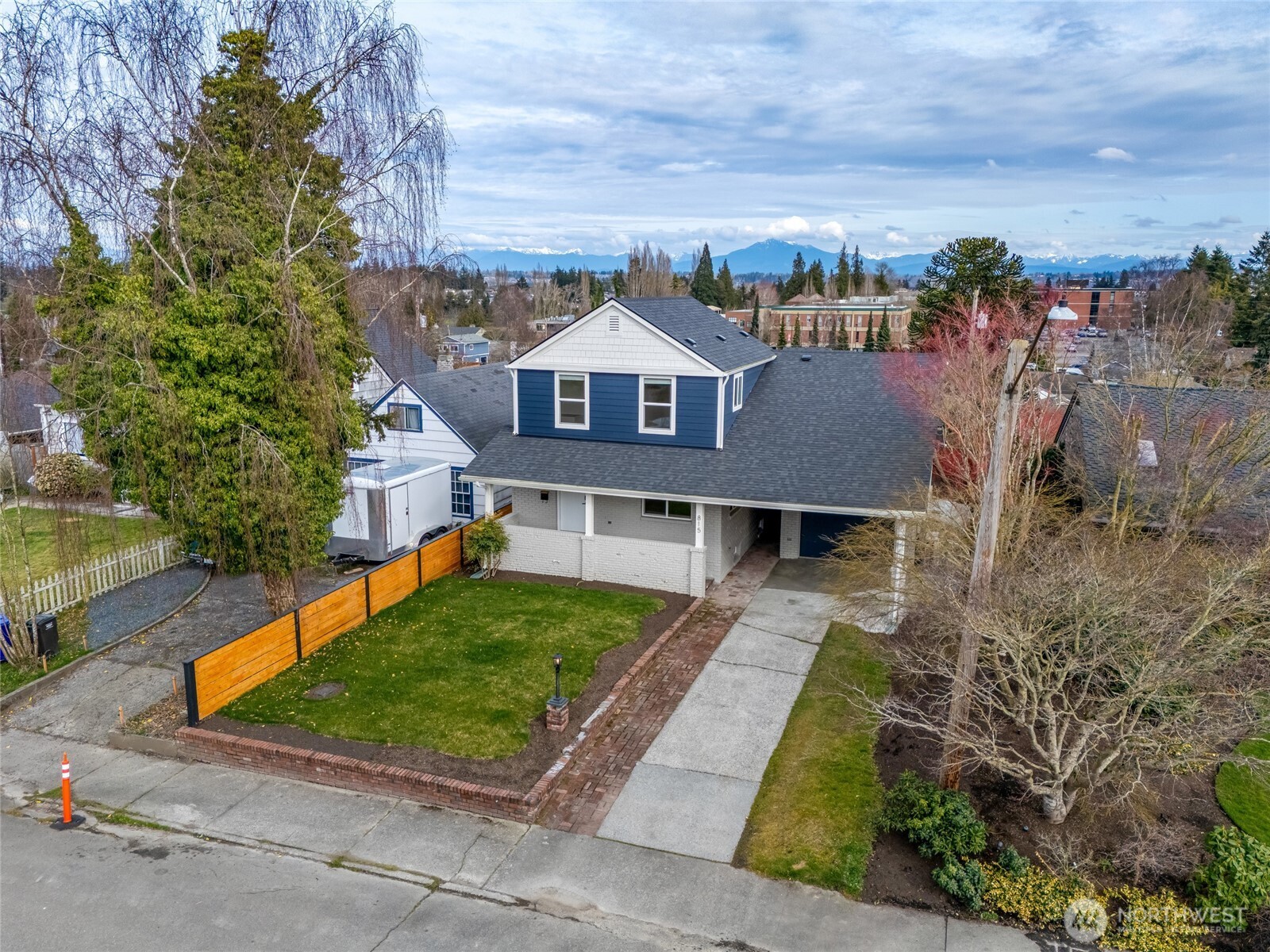 815 Hoyt Avenue Property Photo
