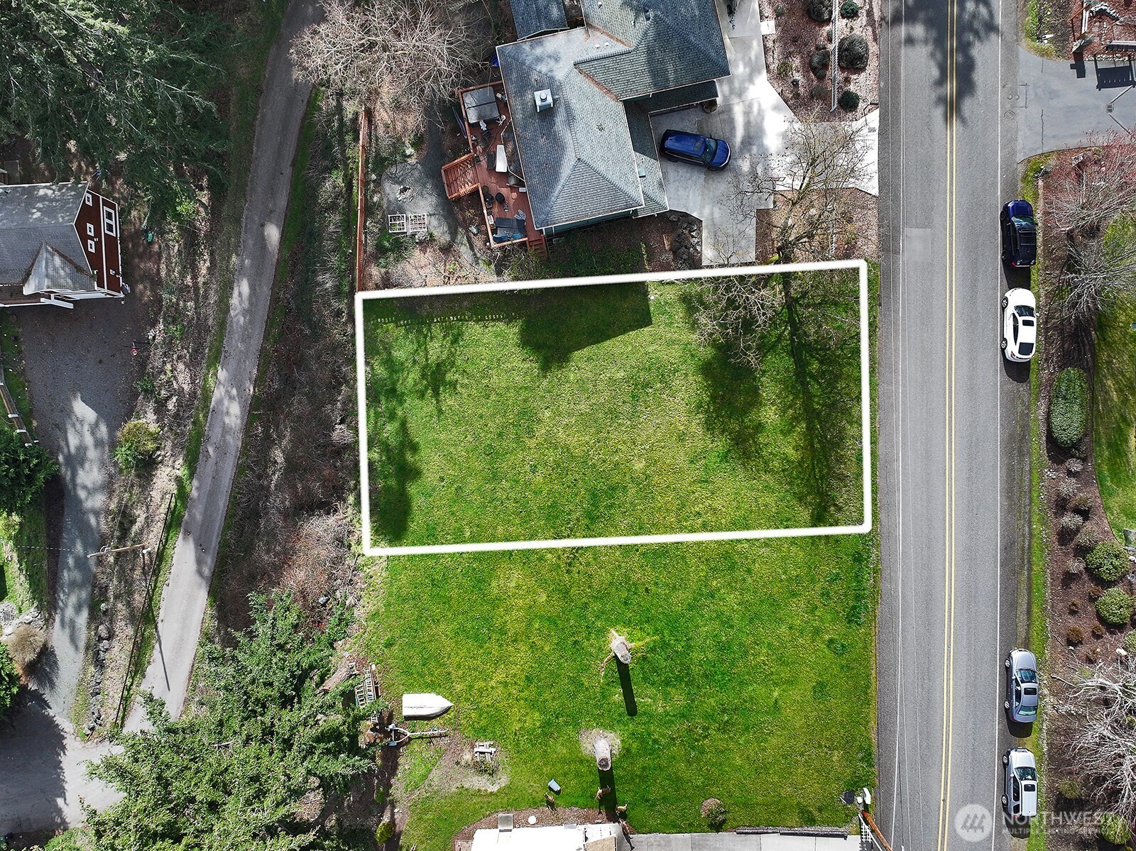 4981 Harbor Hills Drive Property Photo 5