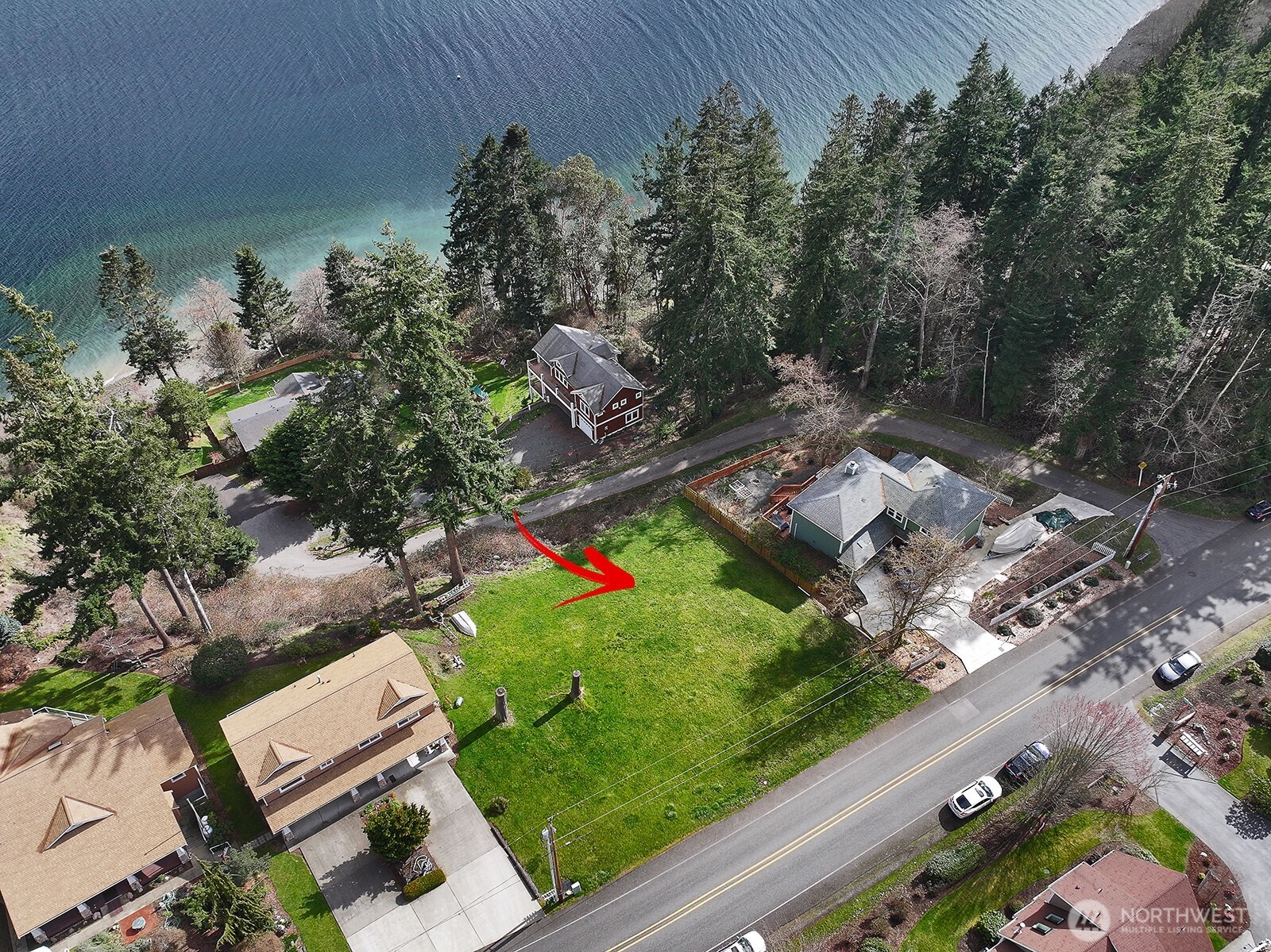 4981 Harbor Hills Drive Property Photo 6