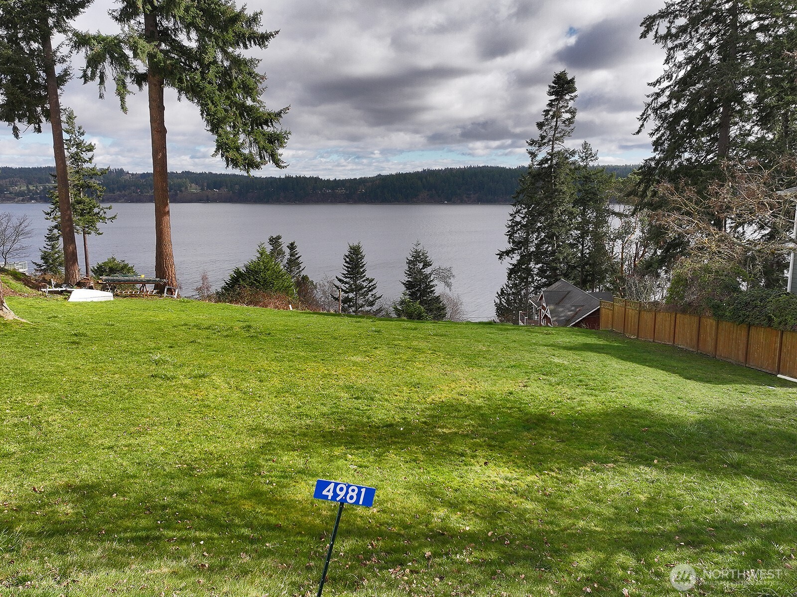 4981 Harbor Hills Drive Property Photo 13
