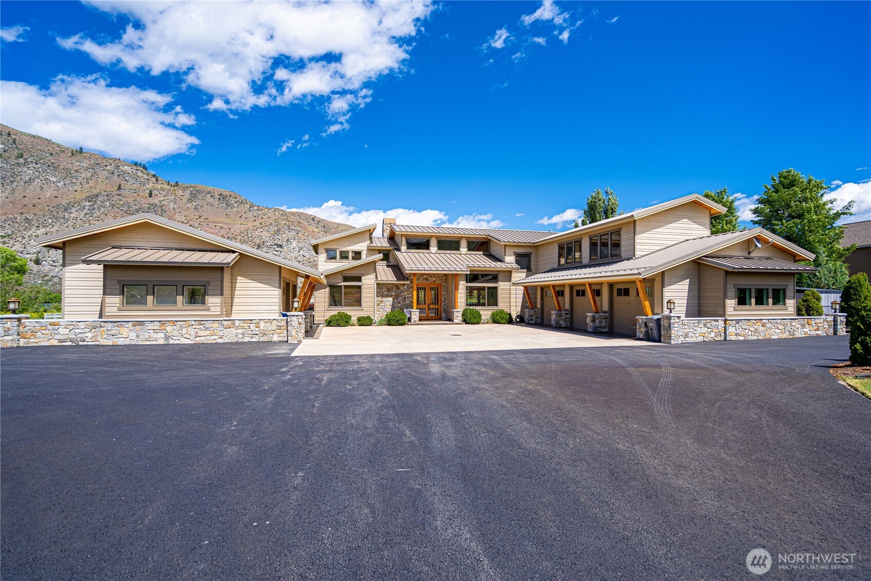 230 Vineyard Drive Property Photo