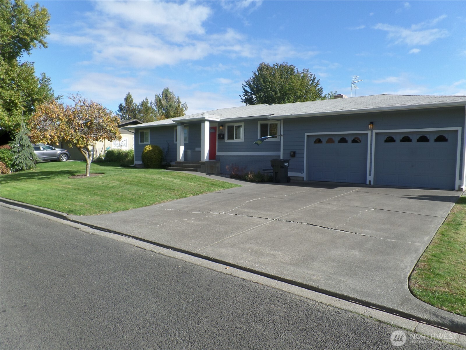 32 Ne Tremont Drive Property Photo
