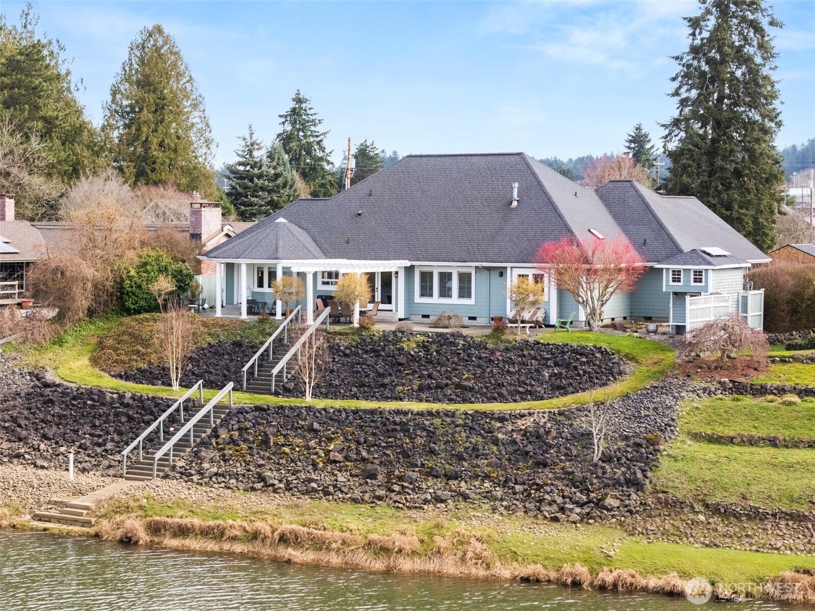 409 Lakeshore Drive Property Photo
