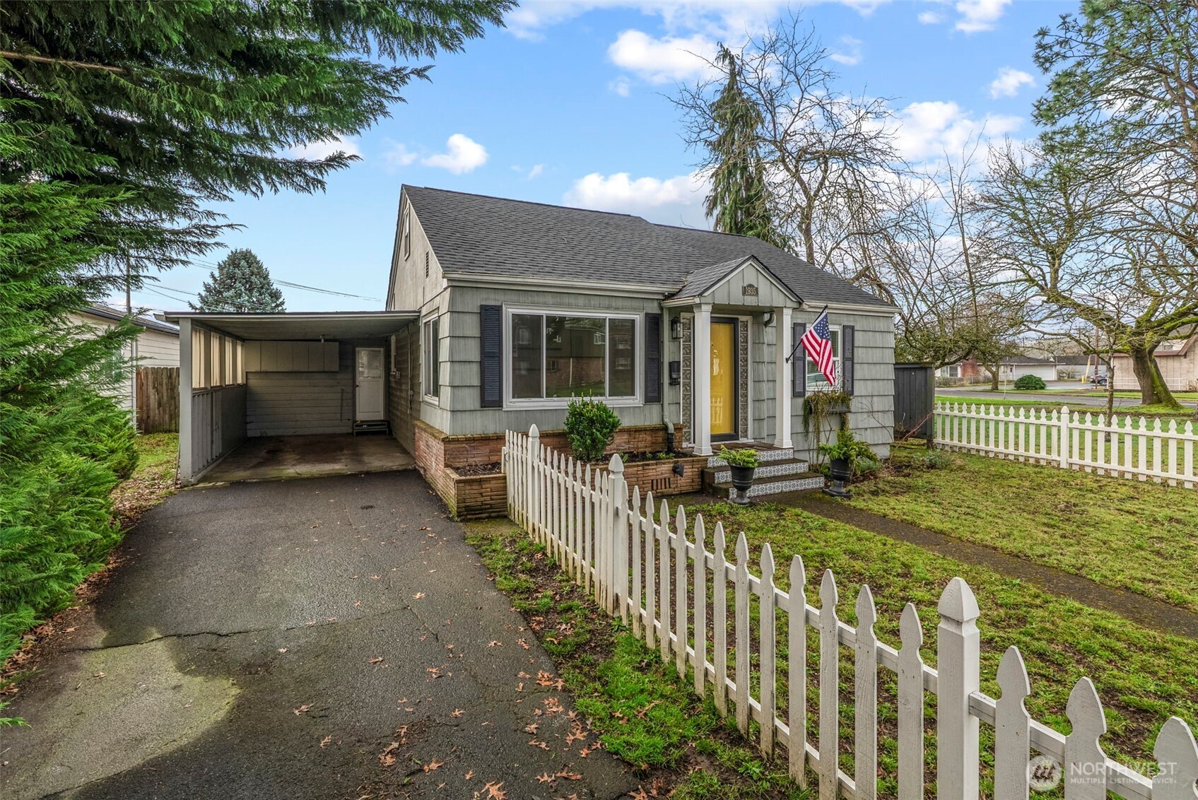 1935 Washington Way Property Photo