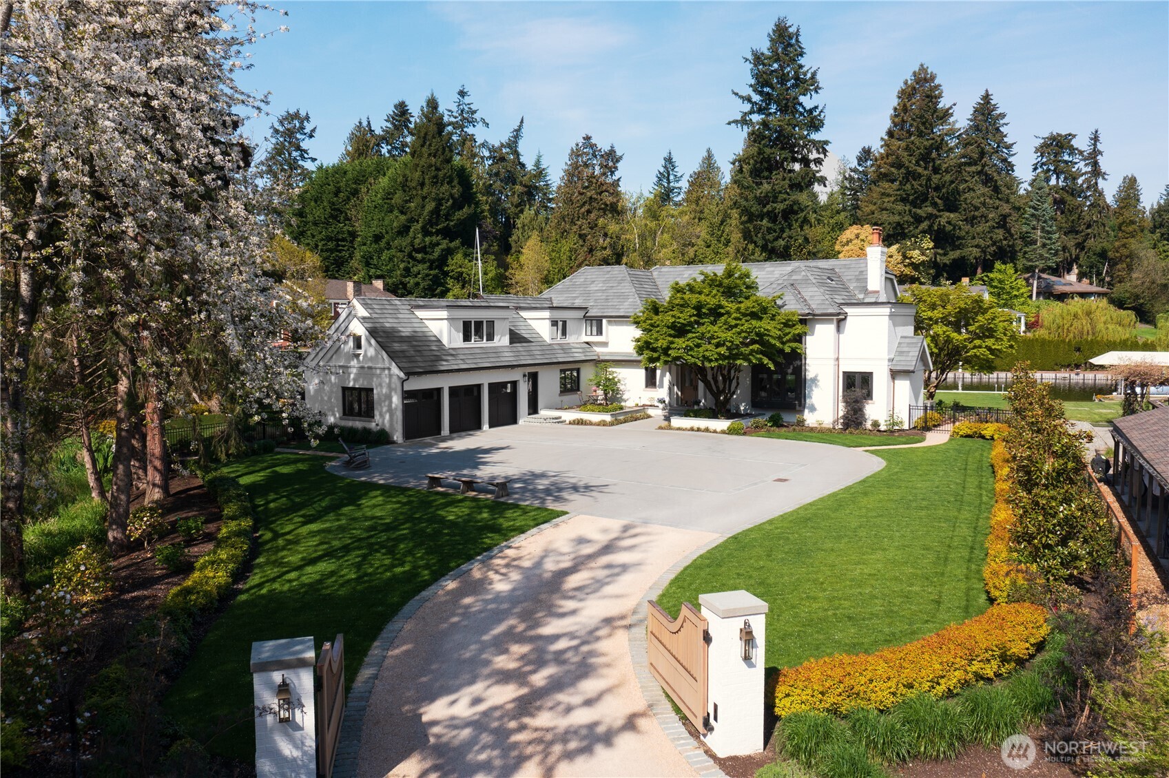 8580 Hunts Point Lane Property Photo